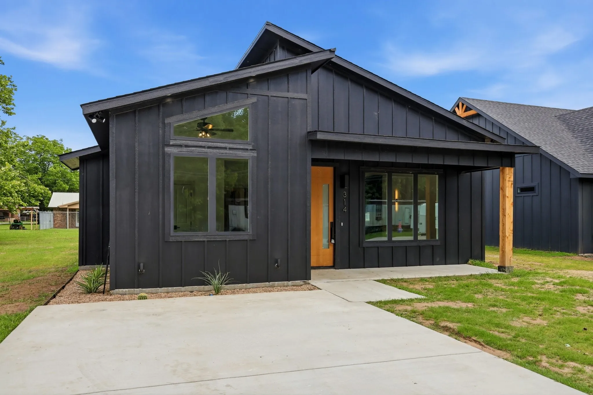 Single Family Residence For Sale in Wise County , 314 W Cobb Street, Bridgeport, Texas 76426, 3 Bedrooms, 2 Bathrooms, Garage spaces, 1,490 Sqft, built in 2026, New Construction - Incomplete, Price $284,000, mls#21167914, Real Estate Agent in Bridgeport, Homes For Sale in Wise county, Homes For Sale in Bridgeport, Realtor in Bridgeport Texas, Real Estate Brokerage Independent Realty Texas, Luminita Cordes Realtor
