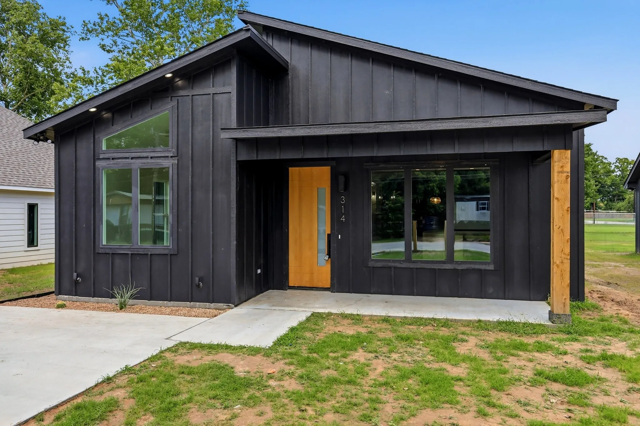 Single Family Residence For Sale in Wise County , 314 W Cobb Street, Bridgeport, Texas 76426, 3 Bedrooms, 2 Bathrooms, Garage spaces, 1,490 Sqft, built in 2026, New Construction - Incomplete, Price $284,000, mls#21167914, Real Estate Agent in Bridgeport, Homes For Sale in Wise county, Homes For Sale in Bridgeport, Realtor in Bridgeport Texas, Real Estate Brokerage Independent Realty Texas, Luminita Cordes Realtor