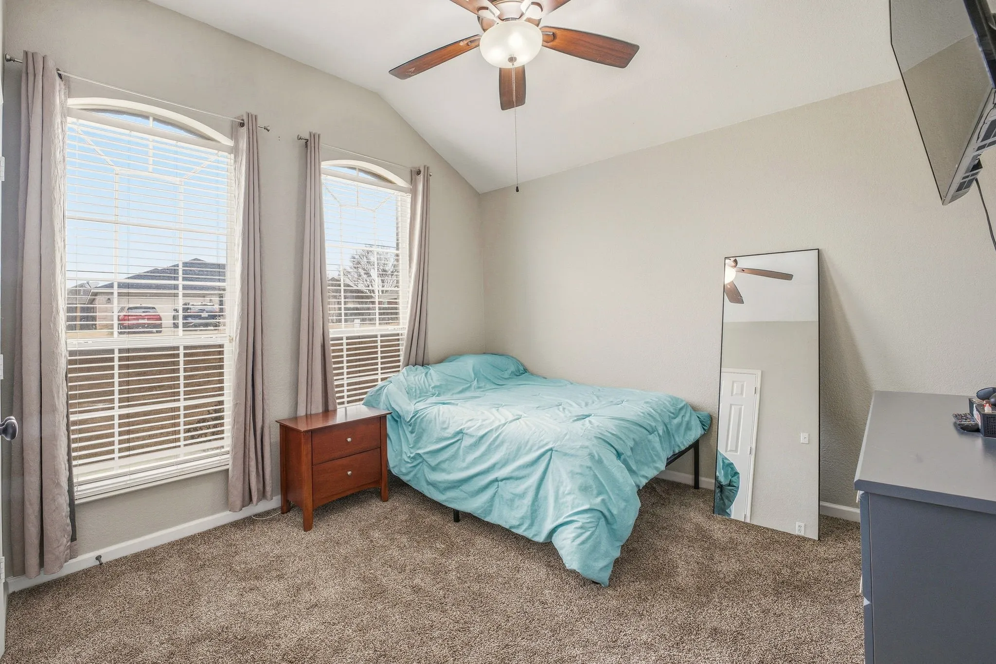 Single Family Residence For Sale in Hood County , 3005 Stroll Drive, Granbury, Texas 76049, 4 Bedroom, 2 Bathroom, 2 Garage spaces, 1,806 Sqft, built in 2005, mls#21166003, Real Estate Agent in Granbury, Homes For Sale in Hood county, Homes For Sale in Granbury, Realtor in Granbury Texas, Real Estate Brokerage Independent Realty Texas, Luminita Cordes Realtor
