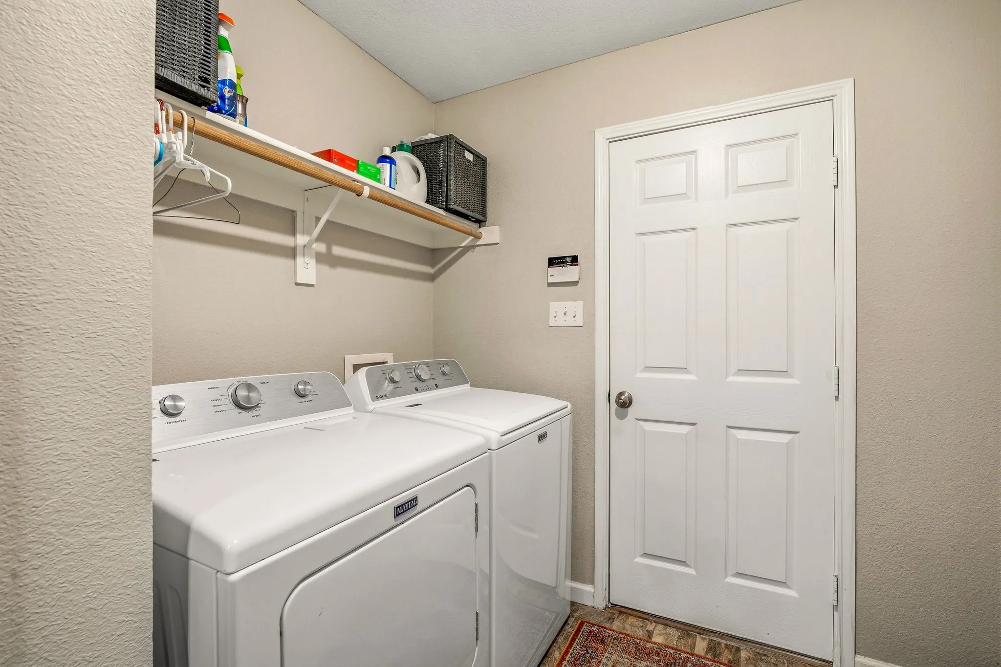 Single Family Residence For Sale in Hood County , 3005 Stroll Drive, Granbury, Texas 76049, 4 Bedroom, 2 Bathroom, 2 Garage spaces, 1,806 Sqft, built in 2005, mls#21166003, Real Estate Agent in Granbury, Homes For Sale in Hood county, Homes For Sale in Granbury, Realtor in Granbury Texas, Real Estate Brokerage Independent Realty Texas, Luminita Cordes Realtor