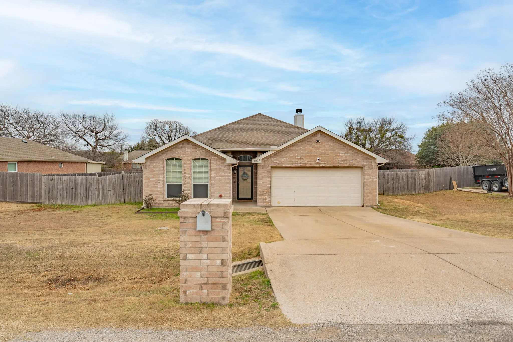 Single Family Residence For Sale in Hood County , 3005 Stroll Drive, Granbury, Texas 76049, 4 Bedroom, 2 Bathroom, 2 Garage spaces, 1,806 Sqft, built in 2005, mls#21166003, Real Estate Agent in Granbury, Homes For Sale in Hood county, Homes For Sale in Granbury, Realtor in Granbury Texas, Real Estate Brokerage Independent Realty Texas, Luminita Cordes Realtor
