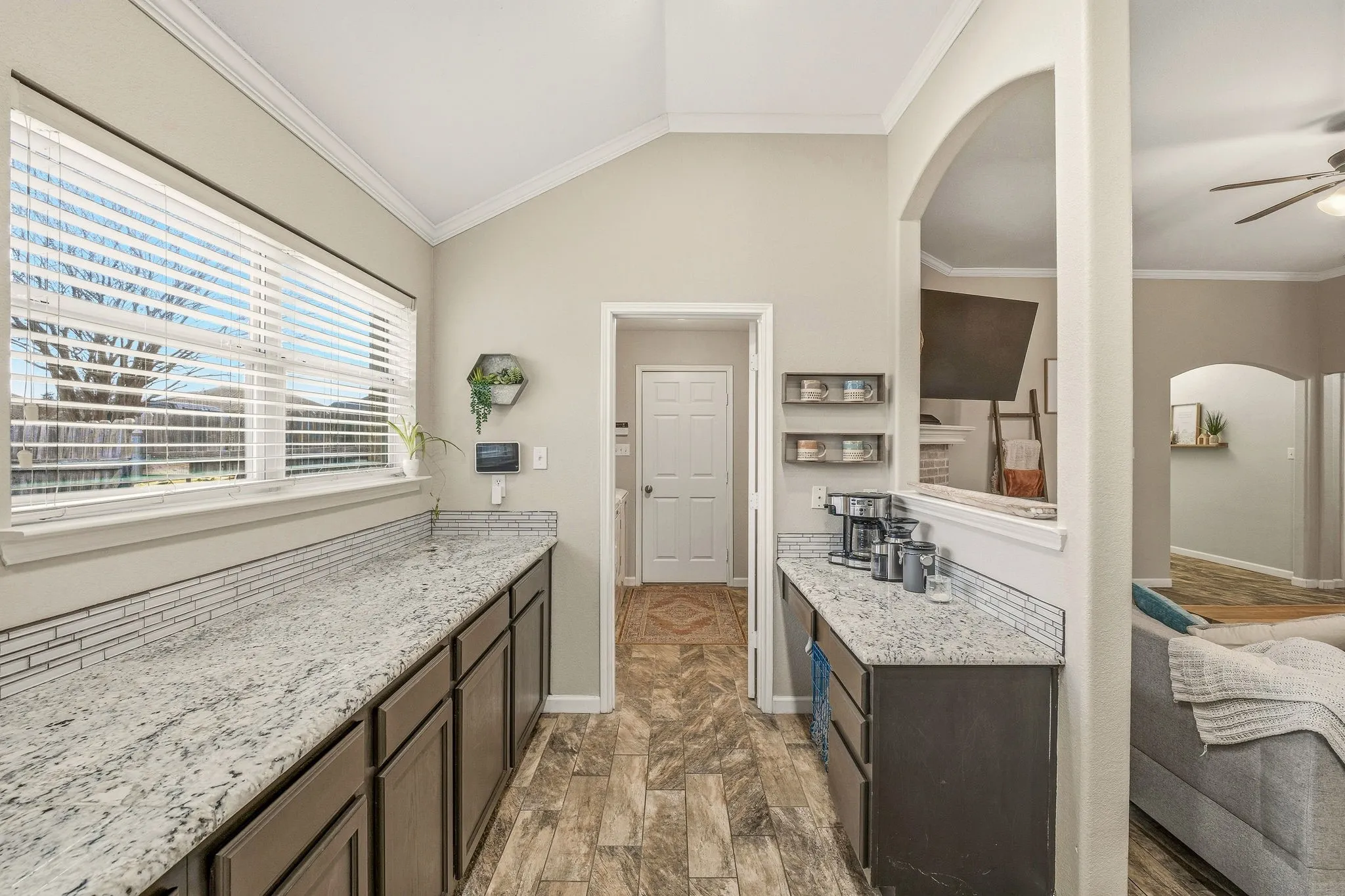 Single Family Residence For Sale in Hood County , 3005 Stroll Drive, Granbury, Texas 76049, 4 Bedroom, 2 Bathroom, 2 Garage spaces, 1,806 Sqft, built in 2005, mls#21166003, Real Estate Agent in Granbury, Homes For Sale in Hood county, Homes For Sale in Granbury, Realtor in Granbury Texas, Real Estate Brokerage Independent Realty Texas, Luminita Cordes Realtor