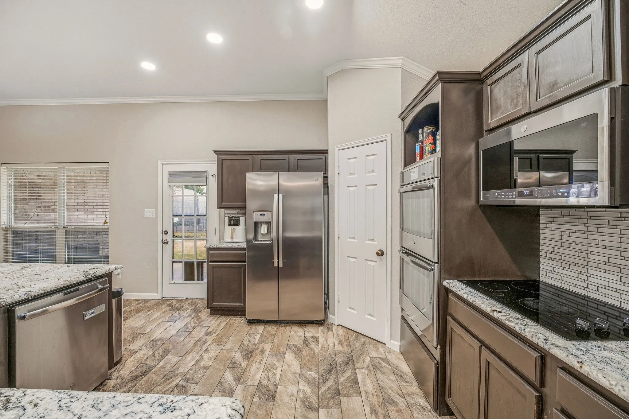 Single Family Residence For Sale in Hood County , 3005 Stroll Drive, Granbury, Texas 76049, 4 Bedroom, 2 Bathroom, 2 Garage spaces, 1,806 Sqft, built in 2005, mls#21166003, Real Estate Agent in Granbury, Homes For Sale in Hood county, Homes For Sale in Granbury, Realtor in Granbury Texas, Real Estate Brokerage Independent Realty Texas, Luminita Cordes Realtor