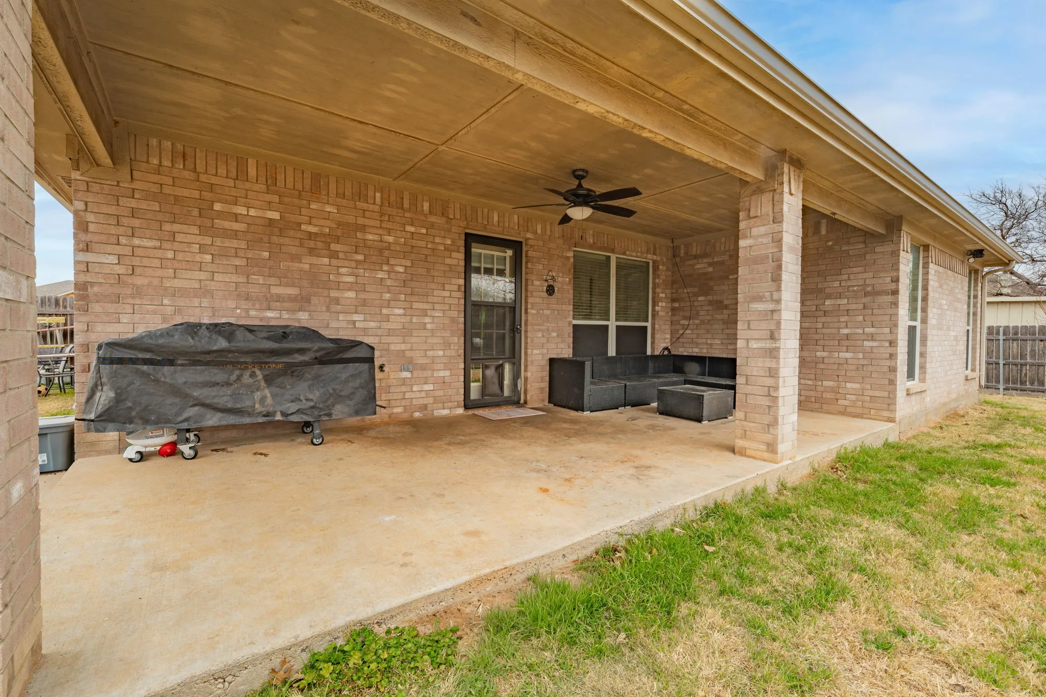 Single Family Residence For Sale in Hood County , 3005 Stroll Drive, Granbury, Texas 76049, 4 Bedroom, 2 Bathroom, 2 Garage spaces, 1,806 Sqft, built in 2005, mls#21166003, Real Estate Agent in Granbury, Homes For Sale in Hood county, Homes For Sale in Granbury, Realtor in Granbury Texas, Real Estate Brokerage Independent Realty Texas, Luminita Cordes Realtor