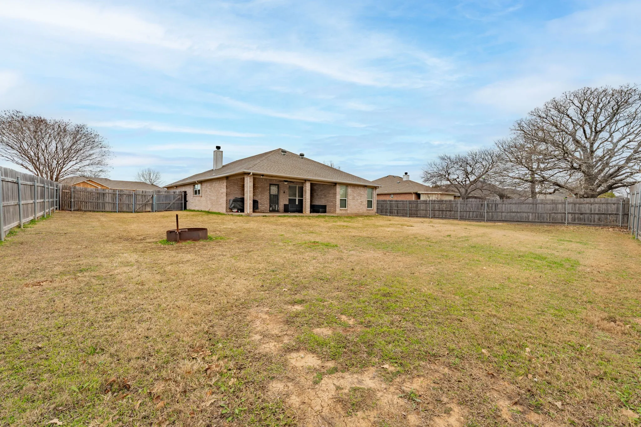Single Family Residence For Sale in Hood County , 3005 Stroll Drive, Granbury, Texas 76049, 4 Bedroom, 2 Bathroom, 2 Garage spaces, 1,806 Sqft, built in 2005, mls#21166003, Real Estate Agent in Granbury, Homes For Sale in Hood county, Homes For Sale in Granbury, Realtor in Granbury Texas, Real Estate Brokerage Independent Realty Texas, Luminita Cordes Realtor