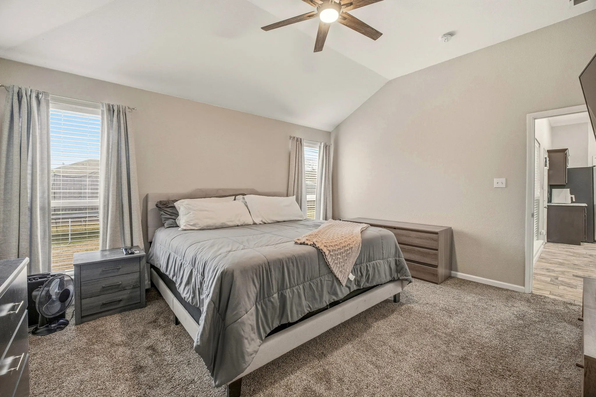 Single Family Residence For Sale in Hood County , 3005 Stroll Drive, Granbury, Texas 76049, 4 Bedroom, 2 Bathroom, 2 Garage spaces, 1,806 Sqft, built in 2005, mls#21166003, Real Estate Agent in Granbury, Homes For Sale in Hood county, Homes For Sale in Granbury, Realtor in Granbury Texas, Real Estate Brokerage Independent Realty Texas, Luminita Cordes Realtor