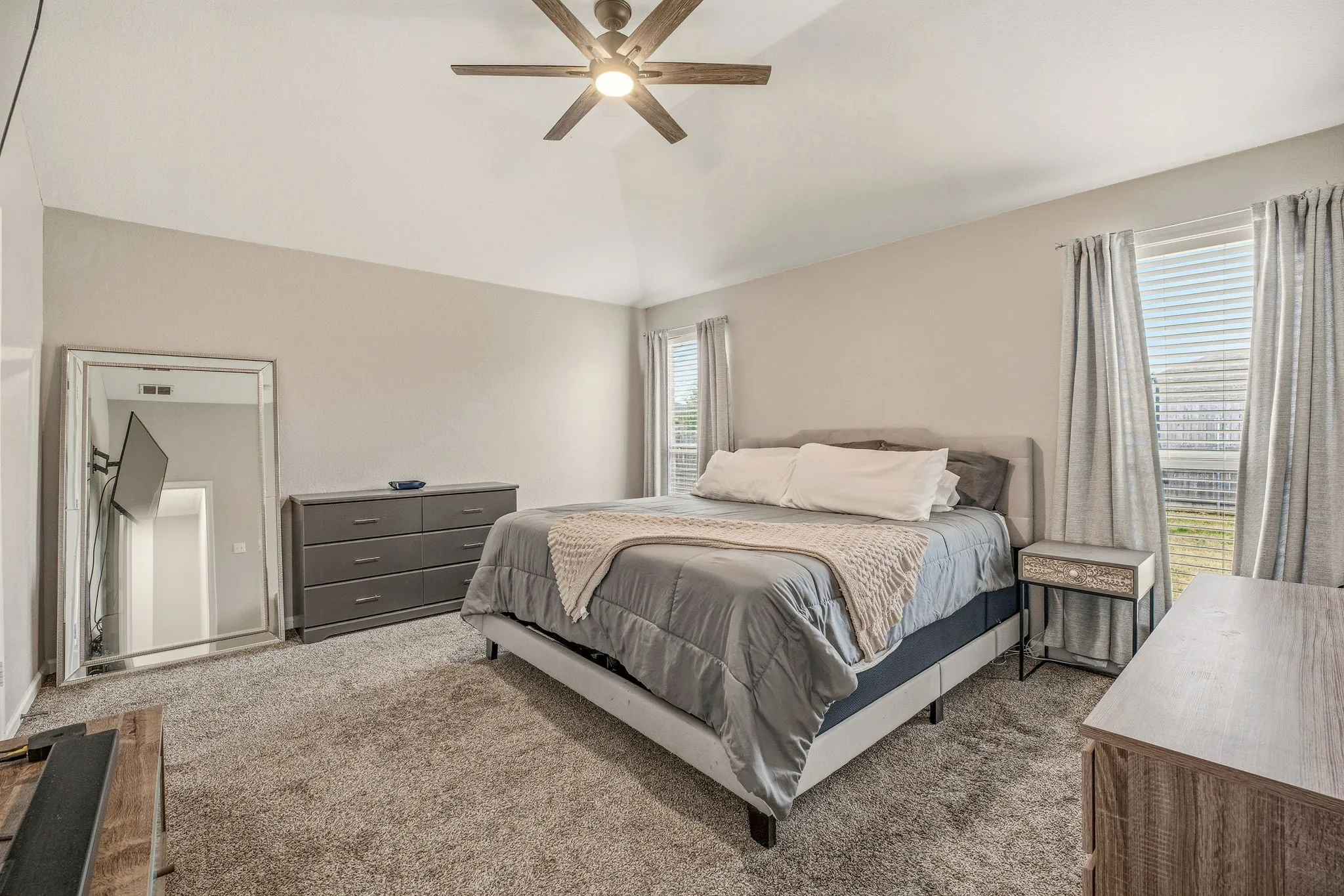 Single Family Residence For Sale in Hood County , 3005 Stroll Drive, Granbury, Texas 76049, 4 Bedroom, 2 Bathroom, 2 Garage spaces, 1,806 Sqft, built in 2005, mls#21166003, Real Estate Agent in Granbury, Homes For Sale in Hood county, Homes For Sale in Granbury, Realtor in Granbury Texas, Real Estate Brokerage Independent Realty Texas, Luminita Cordes Realtor