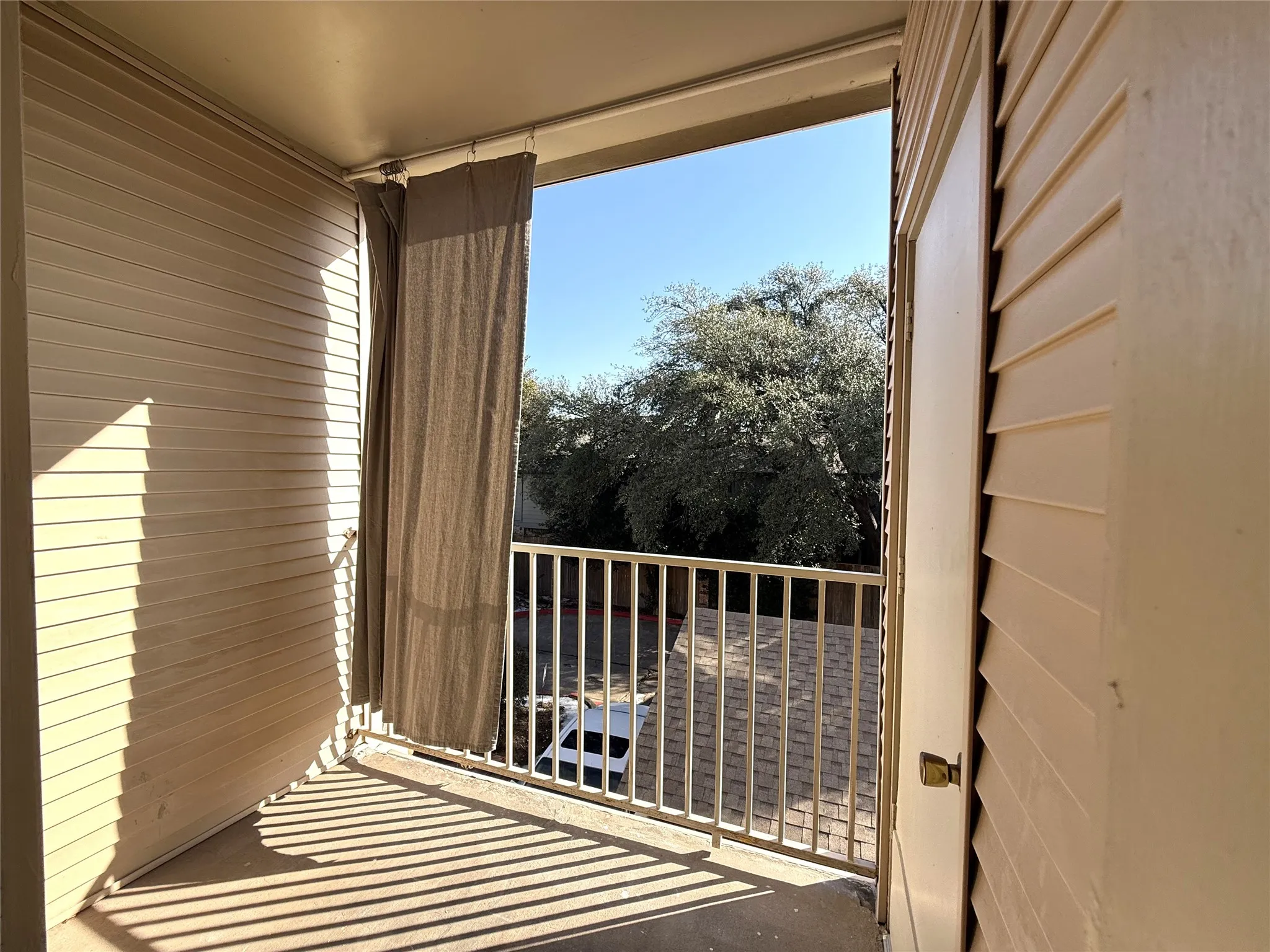 Condominium For Sale in Dallas County , 5325 Bent Tree Forest Drive 2230, Dallas, Texas 75248, 1 Bedroom, 2 Bathrooms, Garage spaces, 1,028 Sqft, built in 1983, Preowned, Price $159,900, mls#21167264, Real Estate Agent in Dallas, Homes For Sale in Dallas county, Homes For Sale in Dallas, Realtor in Dallas Texas, Real Estate Brokerage Independent Realty Texas, Luminita Cordes Realtor