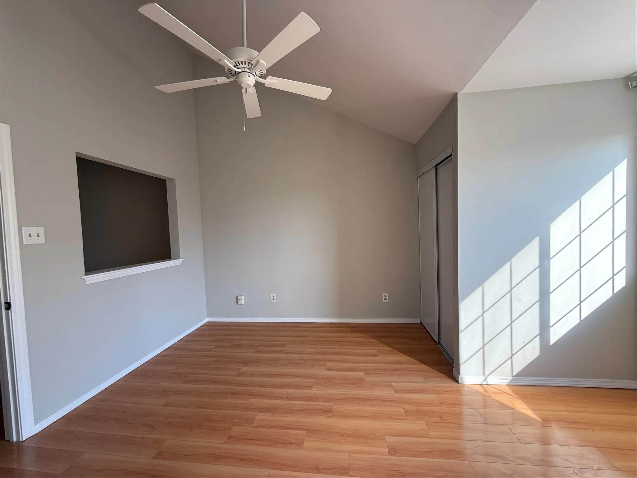 Condominium For Sale in Dallas County , 5325 Bent Tree Forest Drive 2230, Dallas, Texas 75248, 1 Bedroom, 2 Bathrooms, Garage spaces, 1,028 Sqft, built in 1983, Preowned, Price $159,900, mls#21167264, Real Estate Agent in Dallas, Homes For Sale in Dallas county, Homes For Sale in Dallas, Realtor in Dallas Texas, Real Estate Brokerage Independent Realty Texas, Luminita Cordes Realtor
