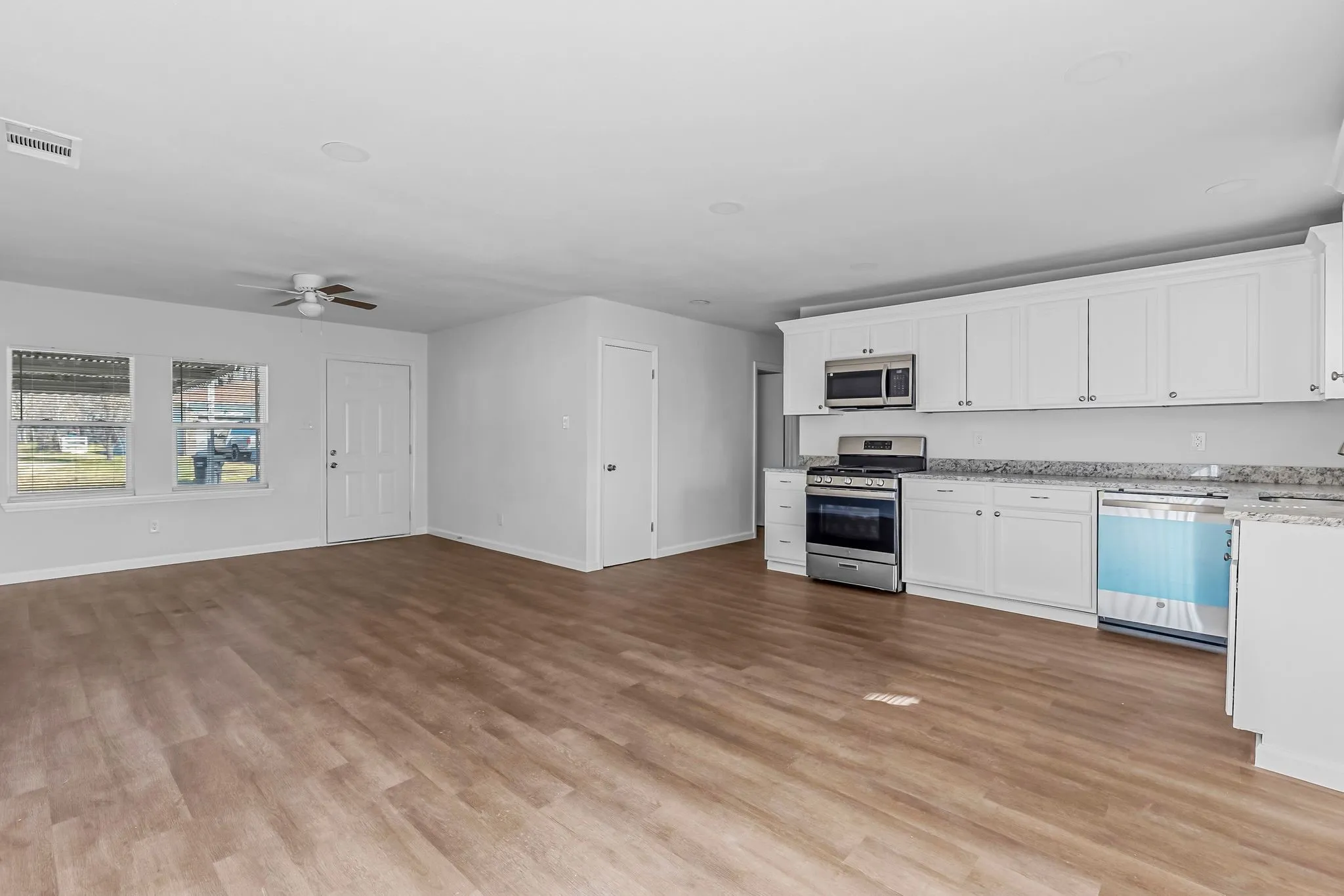 Single Family Residence For Sale in Hunt County , 2117 Frazier Street, Greenville, Texas 75401, 4 Bedrooms, 2 Bathrooms, Garage spaces, 1,259 Sqft, built in 1965, Price $189,000, mls#21168435, Real Estate Agent in Greenville, Homes For Sale in Hunt county, Homes For Sale in Greenville, Realtor in Greenville Texas, Real Estate Brokerage Independent Realty Texas, Luminita Cordes Realtor