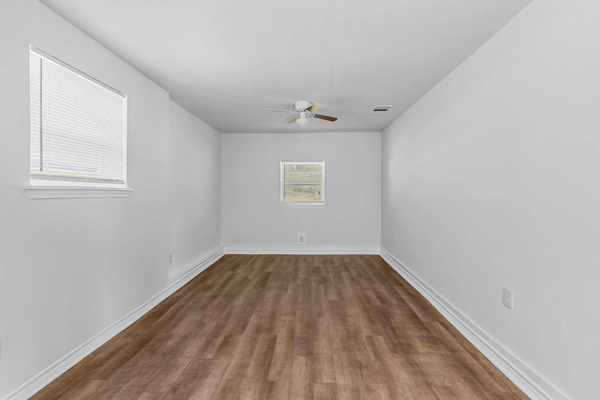 Single Family Residence For Sale in Hunt County , 2117 Frazier Street, Greenville, Texas 75401, 4 Bedrooms, 2 Bathrooms, Garage spaces, 1,259 Sqft, built in 1965, Price $189,000, mls#21168435, Real Estate Agent in Greenville, Homes For Sale in Hunt county, Homes For Sale in Greenville, Realtor in Greenville Texas, Real Estate Brokerage Independent Realty Texas, Luminita Cordes Realtor