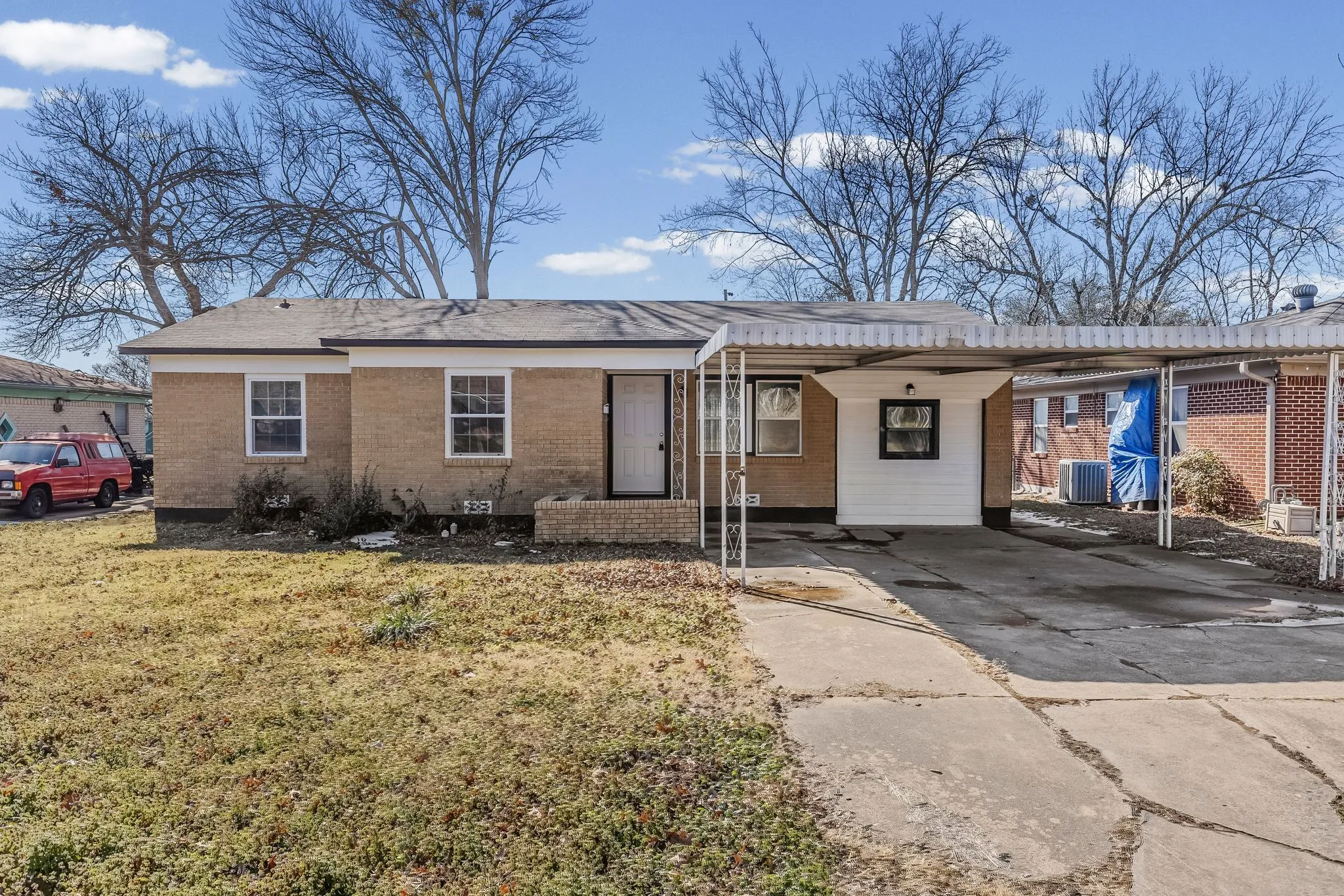 Single Family Residence For Sale in Hunt County , 2117 Frazier Street, Greenville, Texas 75401, 4 Bedrooms, 2 Bathrooms, Garage spaces, 1,259 Sqft, built in 1965, Price $189,000, mls#21168435, Real Estate Agent in Greenville, Homes For Sale in Hunt county, Homes For Sale in Greenville, Realtor in Greenville Texas, Real Estate Brokerage Independent Realty Texas, Luminita Cordes Realtor