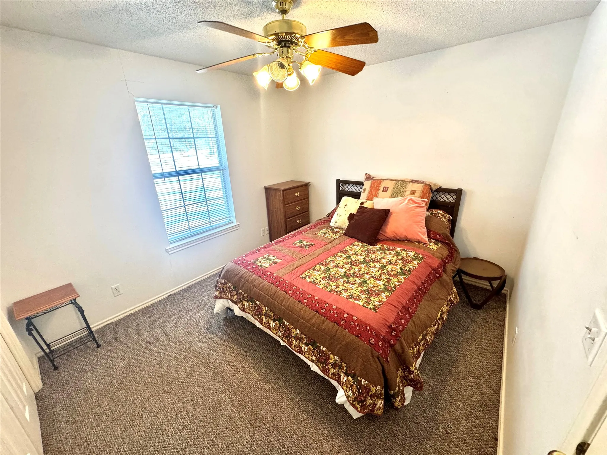 Single Family Residence For Sale in Fannin County , 205 County Road 1135, Ravenna, Texas 75476, 2 Bedroom, 1 Bathroom, Garage spaces, 962 Sqft, built in 1999, mls#21168518, Real Estate Agent in Ravenna, Homes For Sale in Fannin county, Homes For Sale in Ravenna, Realtor in Ravenna Texas, Real Estate Brokerage Independent Realty Texas, Luminita Cordes Realtor