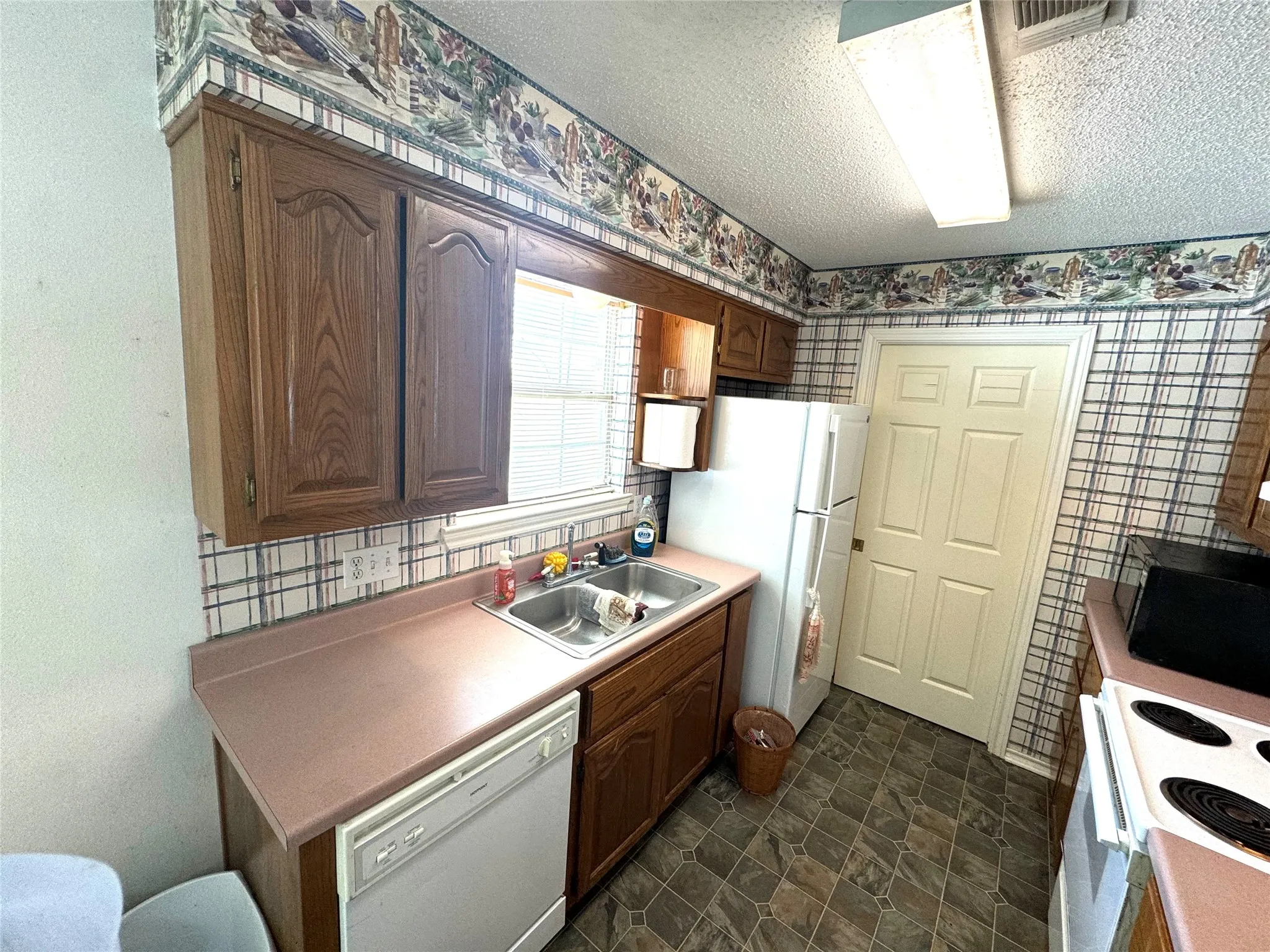 Single Family Residence For Sale in Fannin County , 205 County Road 1135, Ravenna, Texas 75476, 2 Bedroom, 1 Bathroom, Garage spaces, 962 Sqft, built in 1999, mls#21168518, Real Estate Agent in Ravenna, Homes For Sale in Fannin county, Homes For Sale in Ravenna, Realtor in Ravenna Texas, Real Estate Brokerage Independent Realty Texas, Luminita Cordes Realtor