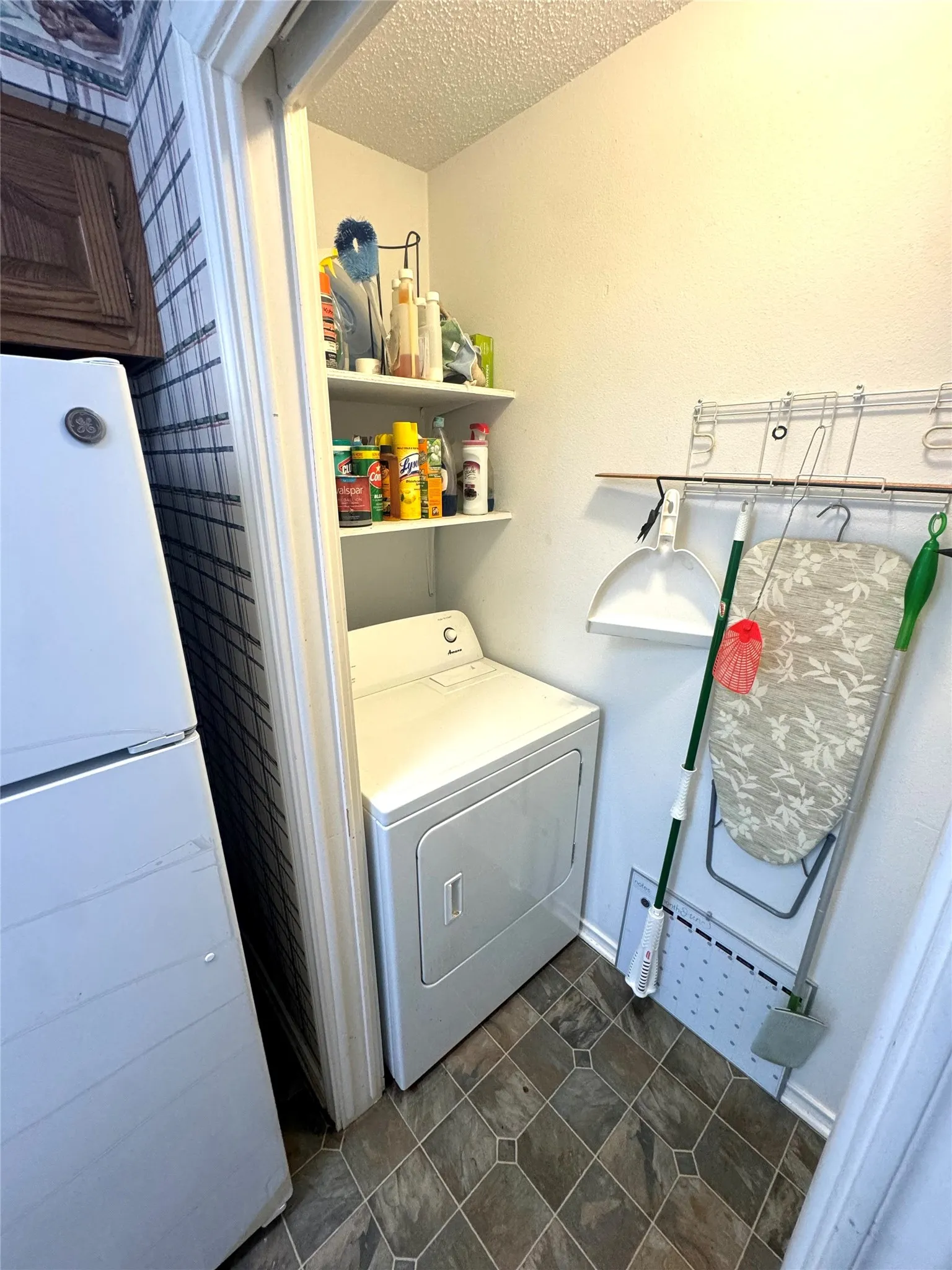 Single Family Residence For Sale in Fannin County , 205 County Road 1135, Ravenna, Texas 75476, 2 Bedroom, 1 Bathroom, Garage spaces, 962 Sqft, built in 1999, mls#21168518, Real Estate Agent in Ravenna, Homes For Sale in Fannin county, Homes For Sale in Ravenna, Realtor in Ravenna Texas, Real Estate Brokerage Independent Realty Texas, Luminita Cordes Realtor