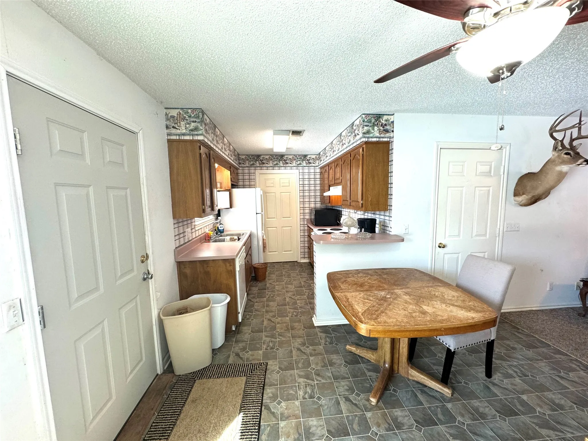 Single Family Residence For Sale in Fannin County , 205 County Road 1135, Ravenna, Texas 75476, 2 Bedroom, 1 Bathroom, Garage spaces, 962 Sqft, built in 1999, mls#21168518, Real Estate Agent in Ravenna, Homes For Sale in Fannin county, Homes For Sale in Ravenna, Realtor in Ravenna Texas, Real Estate Brokerage Independent Realty Texas, Luminita Cordes Realtor