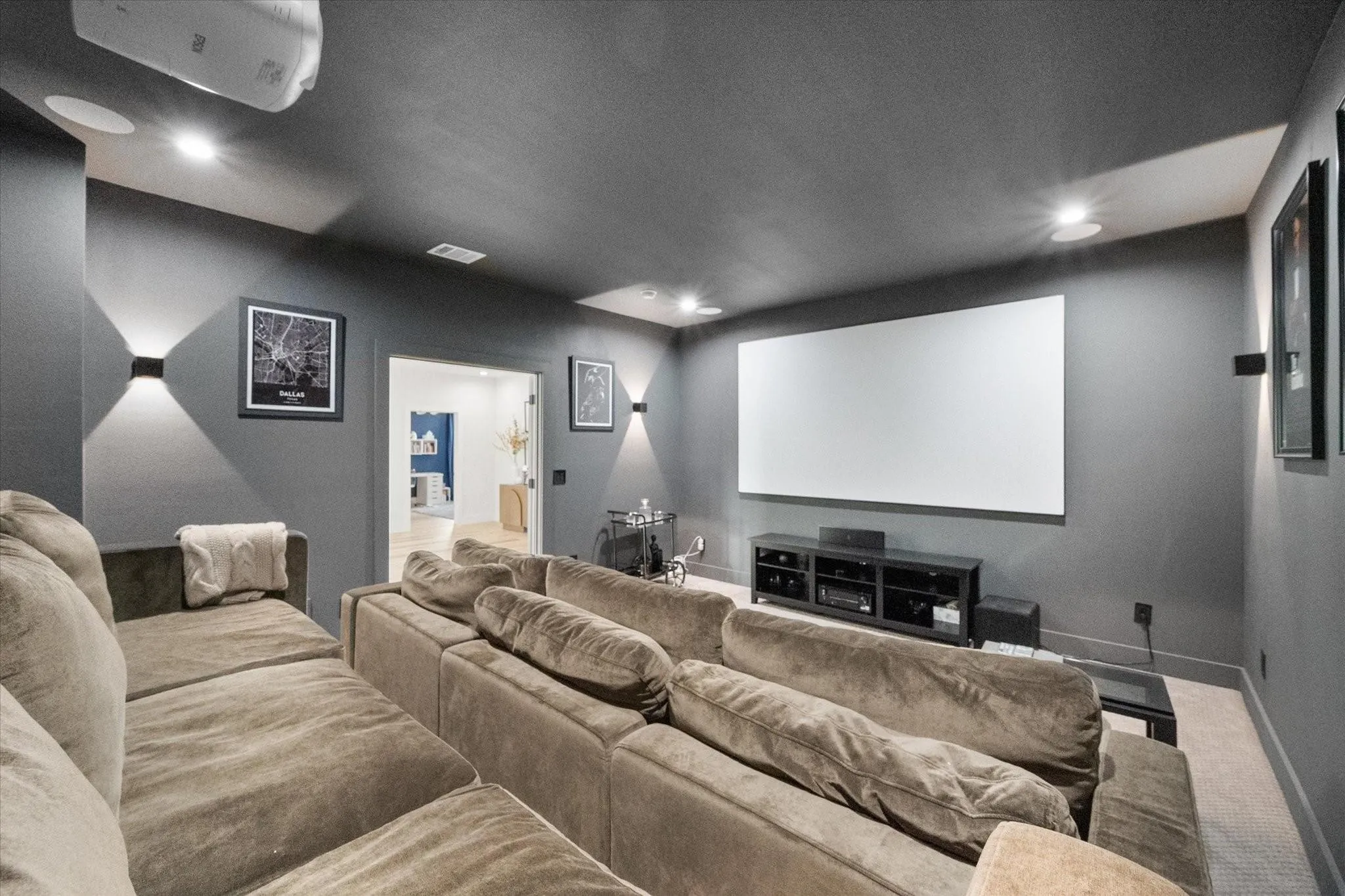 Single Family Residence For Rent in Dallas County , 4029 Ivanhoe Lane, Dallas, Texas 75212, 5 Bedrooms, 4 Bathrooms, 2 Garage spaces, 3,868 Sqft, built in 2023, Preowned, Price $6,500, mls#21164120, Real Estate Agent in Dallas, Homes For Rent in Dallas county, Homes For Rent in Dallas, Realtor in Dallas Texas, Real Estate Brokerage Independent Realty Texas, Luminita Cordes Realtor