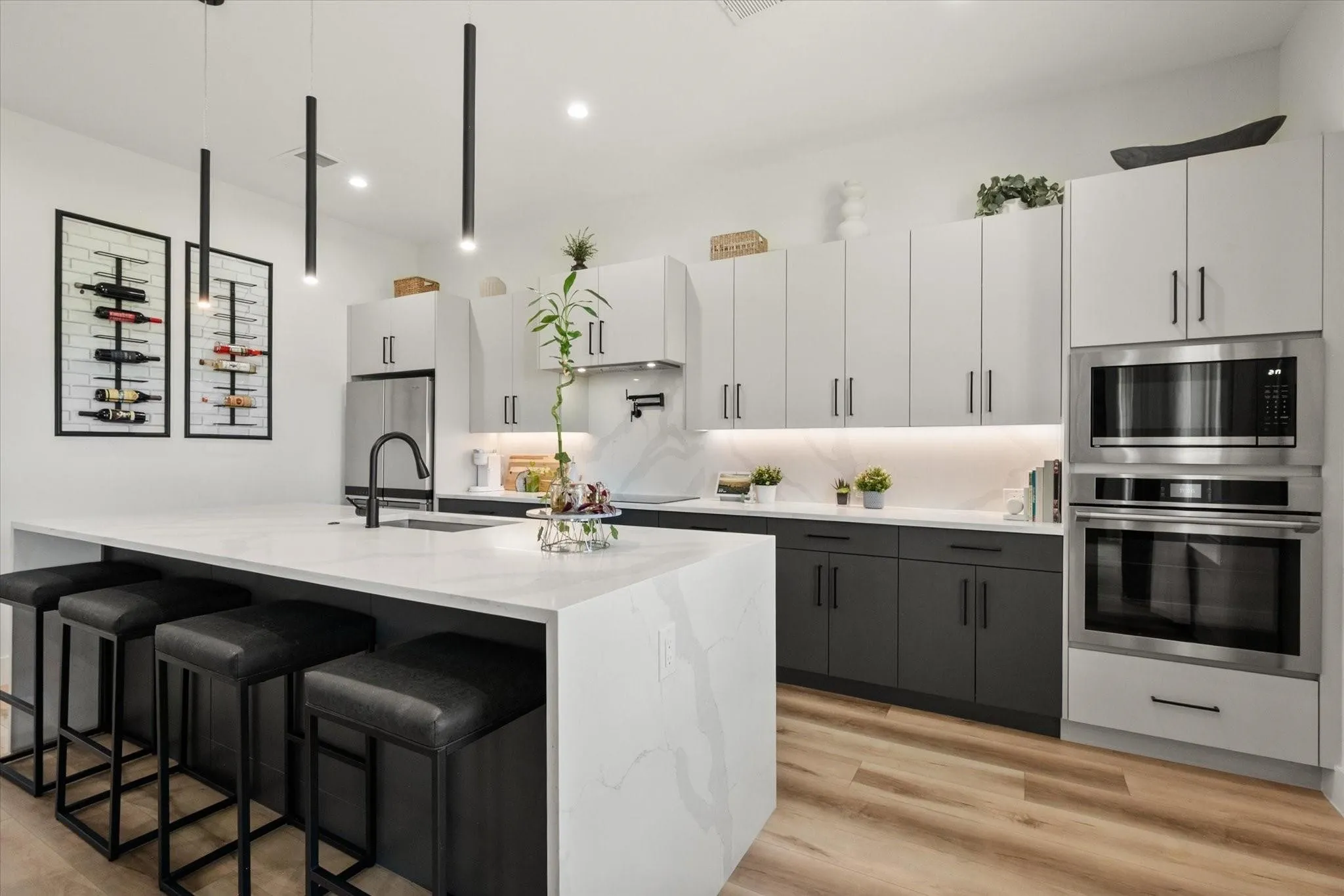 Single Family Residence For Rent in Dallas County , 4029 Ivanhoe Lane, Dallas, Texas 75212, 5 Bedrooms, 4 Bathrooms, 2 Garage spaces, 3,868 Sqft, built in 2023, Preowned, Price $6,500, mls#21164120, Real Estate Agent in Dallas, Homes For Rent in Dallas county, Homes For Rent in Dallas, Realtor in Dallas Texas, Real Estate Brokerage Independent Realty Texas, Luminita Cordes Realtor