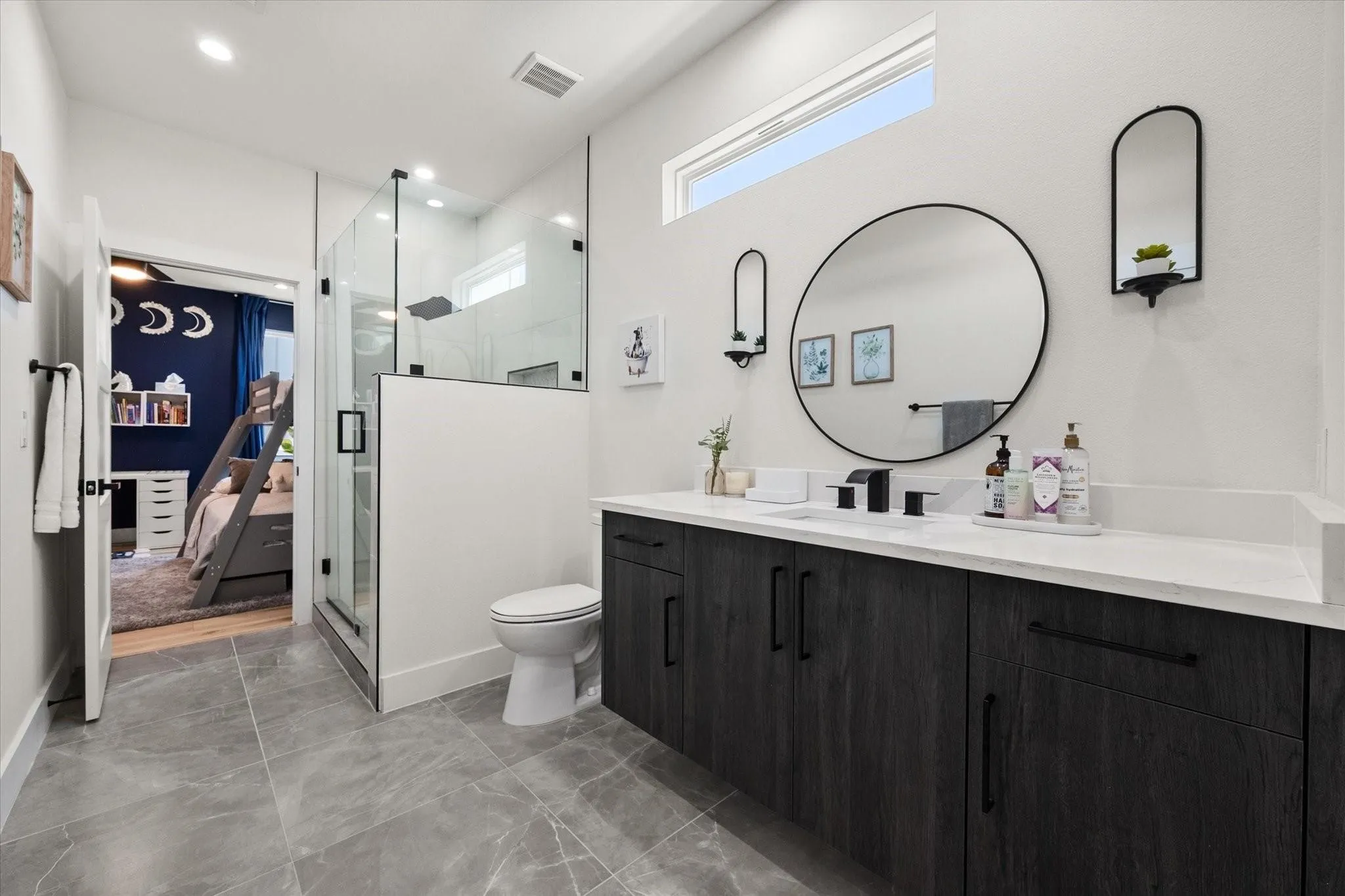 Single Family Residence For Rent in Dallas County , 4029 Ivanhoe Lane, Dallas, Texas 75212, 5 Bedrooms, 4 Bathrooms, 2 Garage spaces, 3,868 Sqft, built in 2023, Preowned, Price $6,500, mls#21164120, Real Estate Agent in Dallas, Homes For Rent in Dallas county, Homes For Rent in Dallas, Realtor in Dallas Texas, Real Estate Brokerage Independent Realty Texas, Luminita Cordes Realtor