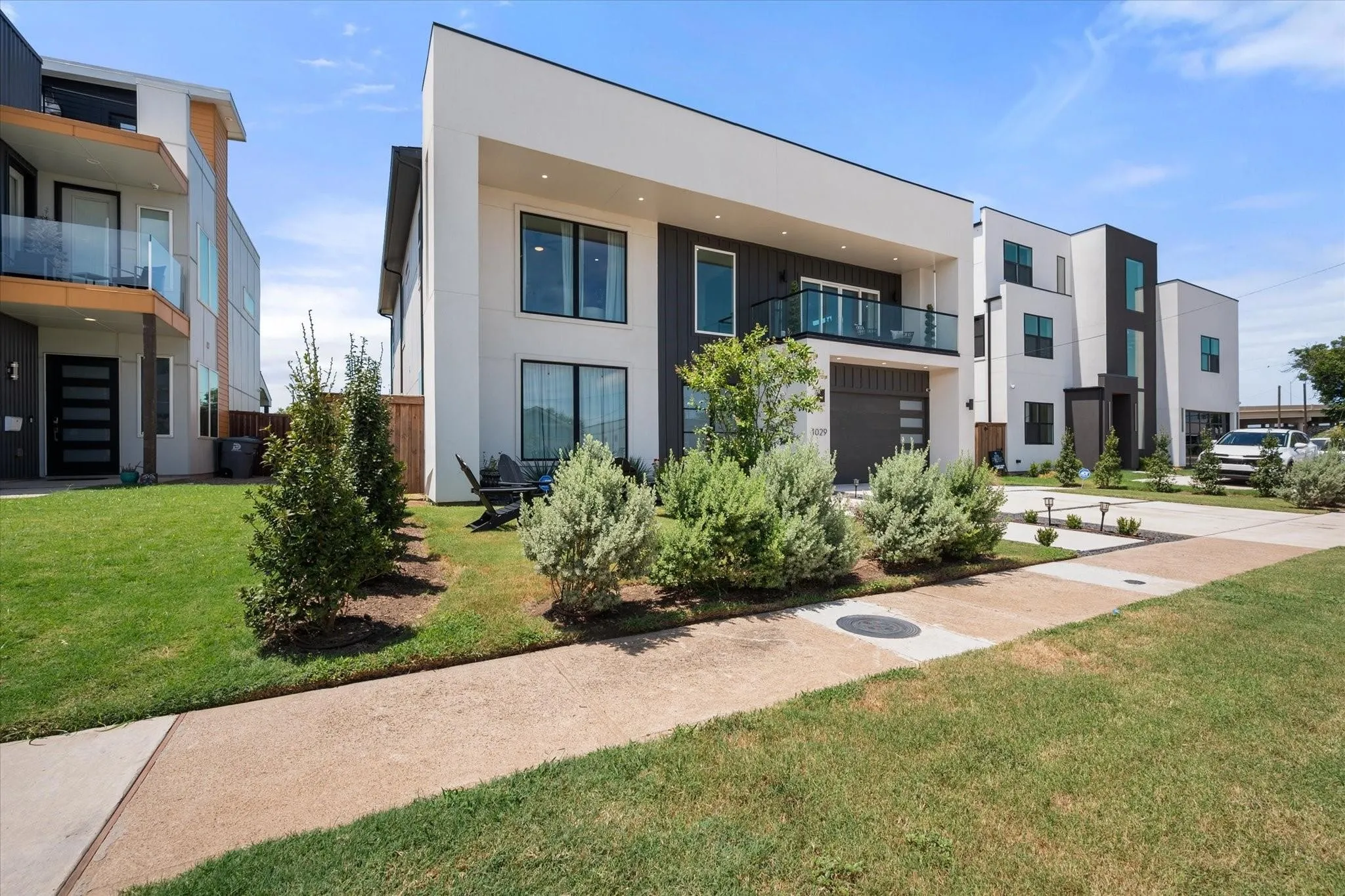 Single Family Residence For Rent in Dallas County , 4029 Ivanhoe Lane, Dallas, Texas 75212, 5 Bedrooms, 4 Bathrooms, 2 Garage spaces, 3,868 Sqft, built in 2023, Preowned, Price $6,500, mls#21164120, Real Estate Agent in Dallas, Homes For Rent in Dallas county, Homes For Rent in Dallas, Realtor in Dallas Texas, Real Estate Brokerage Independent Realty Texas, Luminita Cordes Realtor
