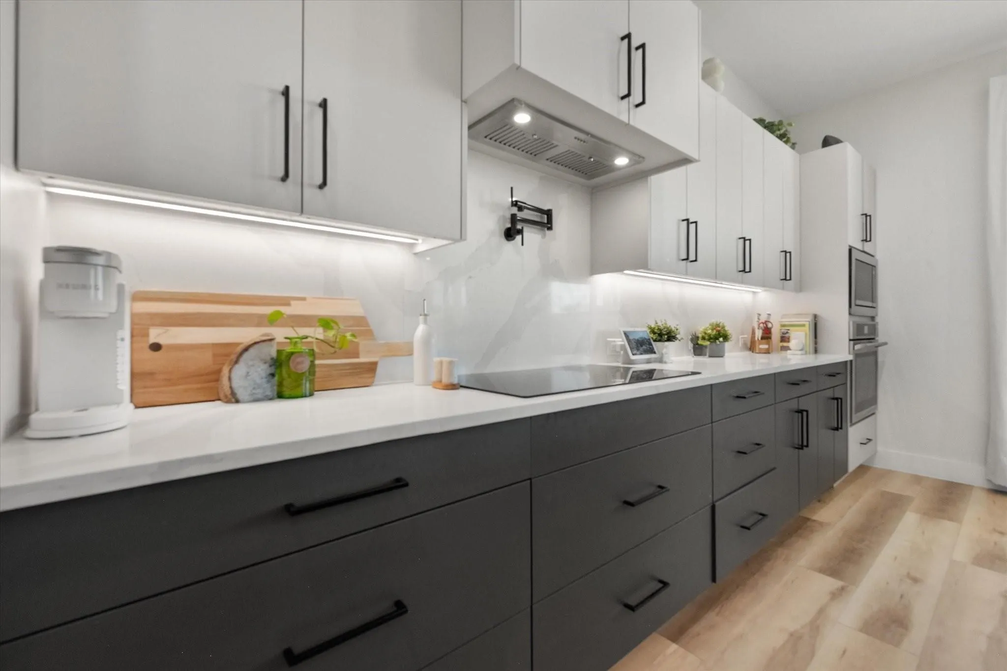 Single Family Residence For Rent in Dallas County , 4029 Ivanhoe Lane, Dallas, Texas 75212, 5 Bedrooms, 4 Bathrooms, 2 Garage spaces, 3,868 Sqft, built in 2023, Preowned, Price $6,500, mls#21164120, Real Estate Agent in Dallas, Homes For Rent in Dallas county, Homes For Rent in Dallas, Realtor in Dallas Texas, Real Estate Brokerage Independent Realty Texas, Luminita Cordes Realtor