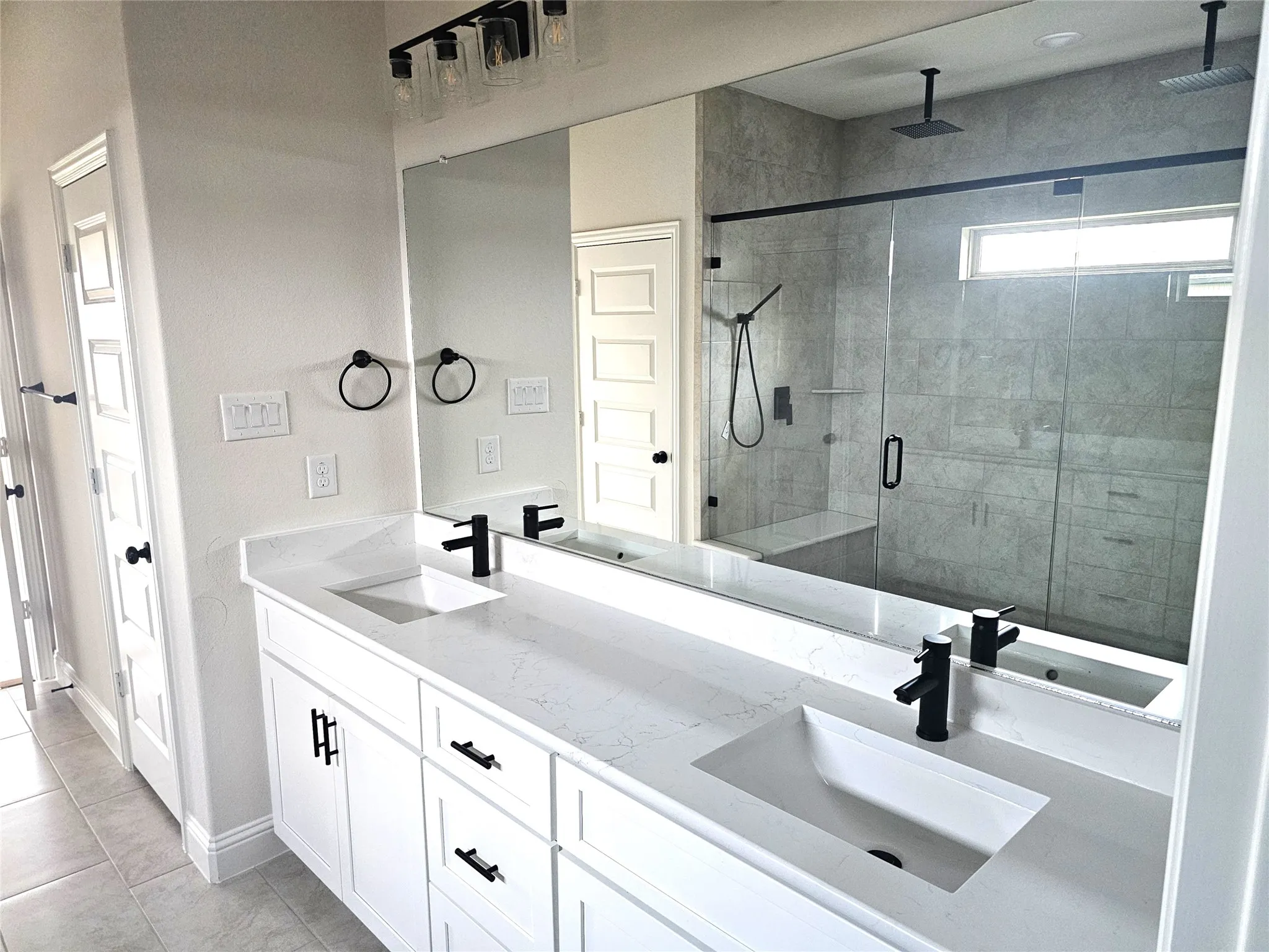 Single Family Residence For Sale in Johnson County , 11704 Blackfoot Court, Godley, Texas 76044, 5 Bedroom, 4 Bathroom, 3 Garage spaces, 2,716 Sqft, built in 2026, New Construction - Incomplete, mls#21168628, Real Estate Agent in Godley, Homes For Sale in Johnson county, Homes For Sale in Godley, Realtor in Godley Texas, Real Estate Brokerage Independent Realty Texas, Luminita Cordes Realtor