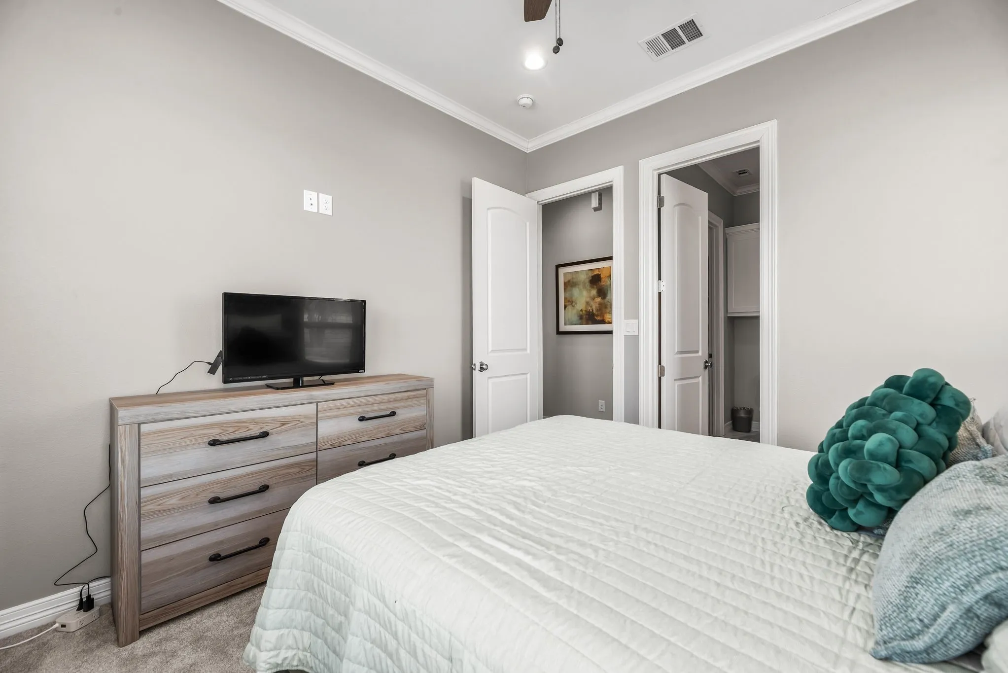 Single Family Residence For Sale in Navarro County , 3016 Lake Ridge Drive, Streetman, Texas 75859, 4 Bedroom, 4 Bathroom, 3 Garage spaces, 3,402 Sqft, built in 2022, mls#21160652, Real Estate Agent in Streetman, Homes For Sale in Navarro county, Homes For Sale in Streetman, Realtor in Streetman Texas, Real Estate Brokerage Independent Realty Texas, Luminita Cordes Realtor