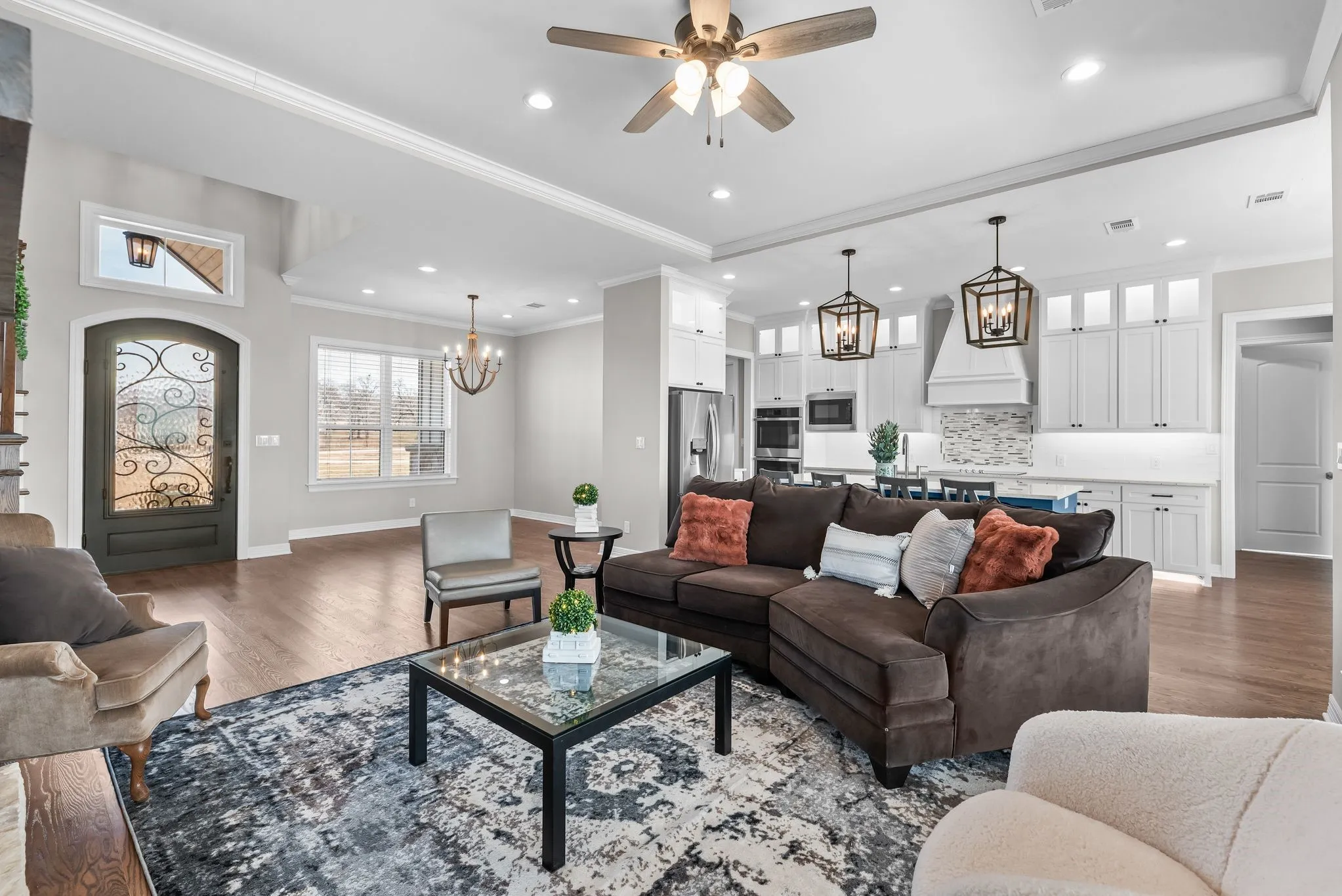Single Family Residence For Sale in Navarro County , 3016 Lake Ridge Drive, Streetman, Texas 75859, 4 Bedroom, 4 Bathroom, 3 Garage spaces, 3,402 Sqft, built in 2022, mls#21160652, Real Estate Agent in Streetman, Homes For Sale in Navarro county, Homes For Sale in Streetman, Realtor in Streetman Texas, Real Estate Brokerage Independent Realty Texas, Luminita Cordes Realtor