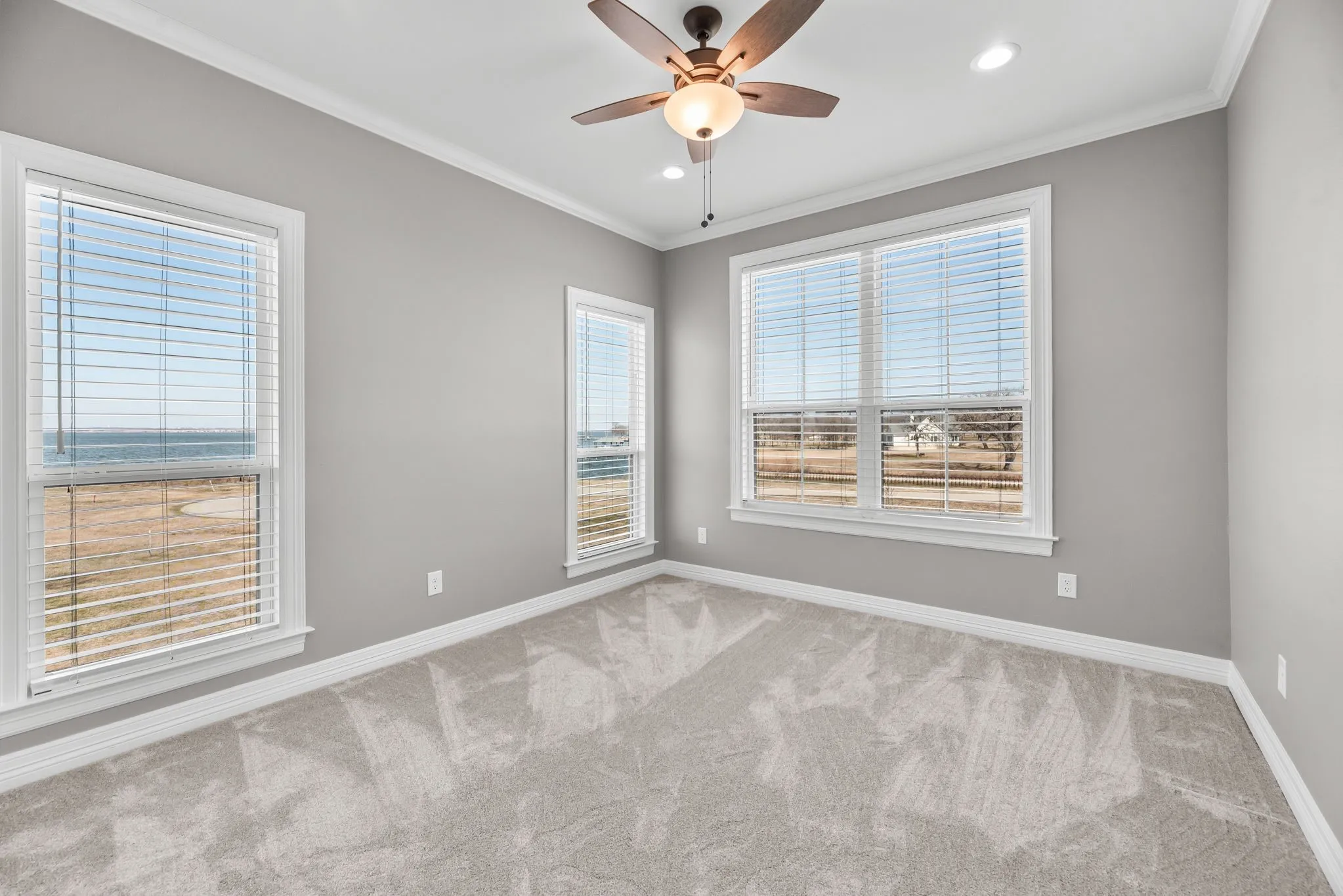 Single Family Residence For Sale in Navarro County , 3016 Lake Ridge Drive, Streetman, Texas 75859, 4 Bedroom, 4 Bathroom, 3 Garage spaces, 3,402 Sqft, built in 2022, mls#21160652, Real Estate Agent in Streetman, Homes For Sale in Navarro county, Homes For Sale in Streetman, Realtor in Streetman Texas, Real Estate Brokerage Independent Realty Texas, Luminita Cordes Realtor