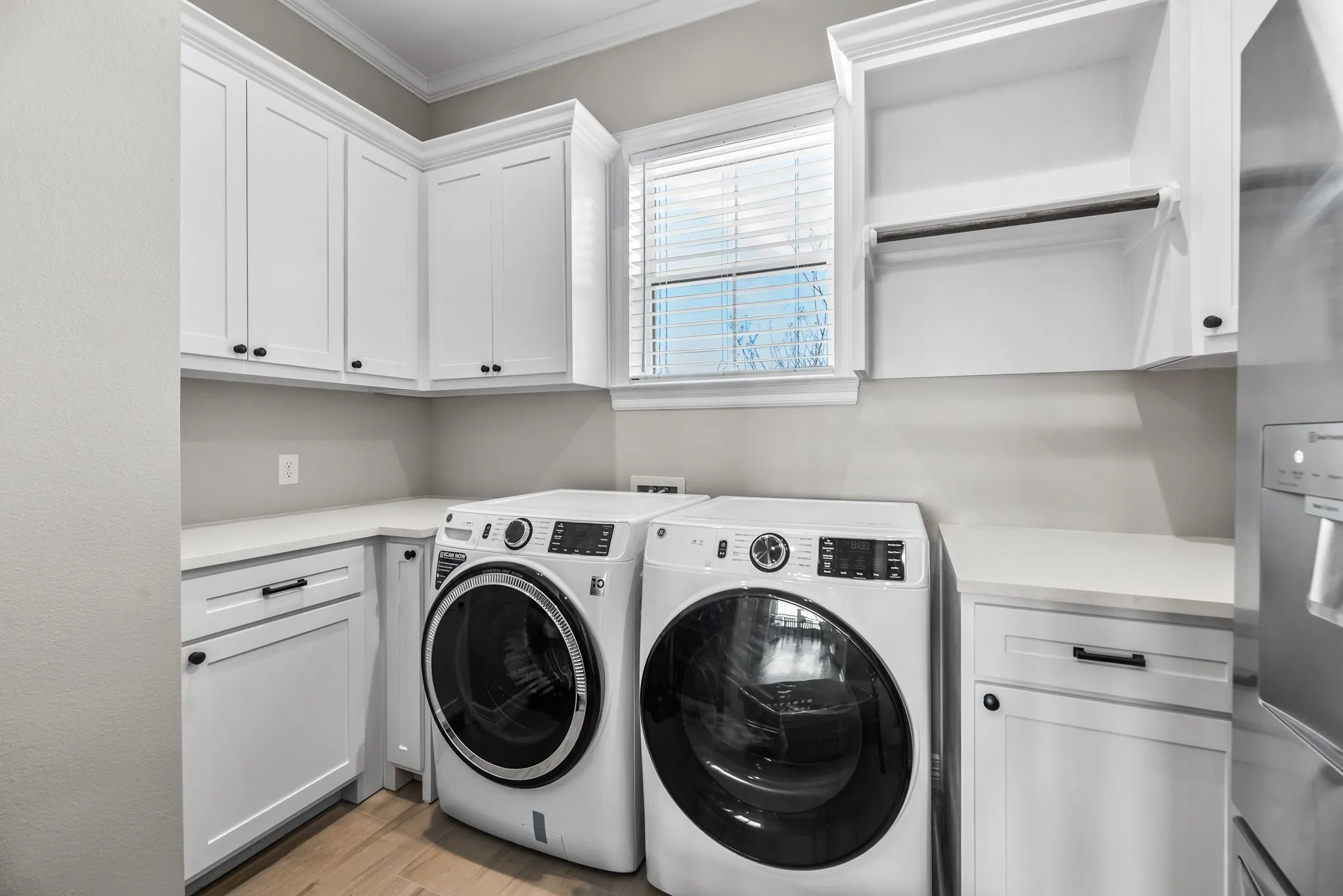 Single Family Residence For Sale in Navarro County , 3016 Lake Ridge Drive, Streetman, Texas 75859, 4 Bedroom, 4 Bathroom, 3 Garage spaces, 3,402 Sqft, built in 2022, mls#21160652, Real Estate Agent in Streetman, Homes For Sale in Navarro county, Homes For Sale in Streetman, Realtor in Streetman Texas, Real Estate Brokerage Independent Realty Texas, Luminita Cordes Realtor