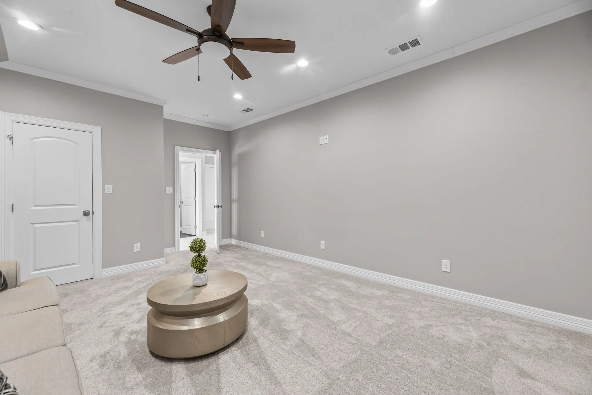Single Family Residence For Sale in Navarro County , 3016 Lake Ridge Drive, Streetman, Texas 75859, 4 Bedroom, 4 Bathroom, 3 Garage spaces, 3,402 Sqft, built in 2022, mls#21160652, Real Estate Agent in Streetman, Homes For Sale in Navarro county, Homes For Sale in Streetman, Realtor in Streetman Texas, Real Estate Brokerage Independent Realty Texas, Luminita Cordes Realtor