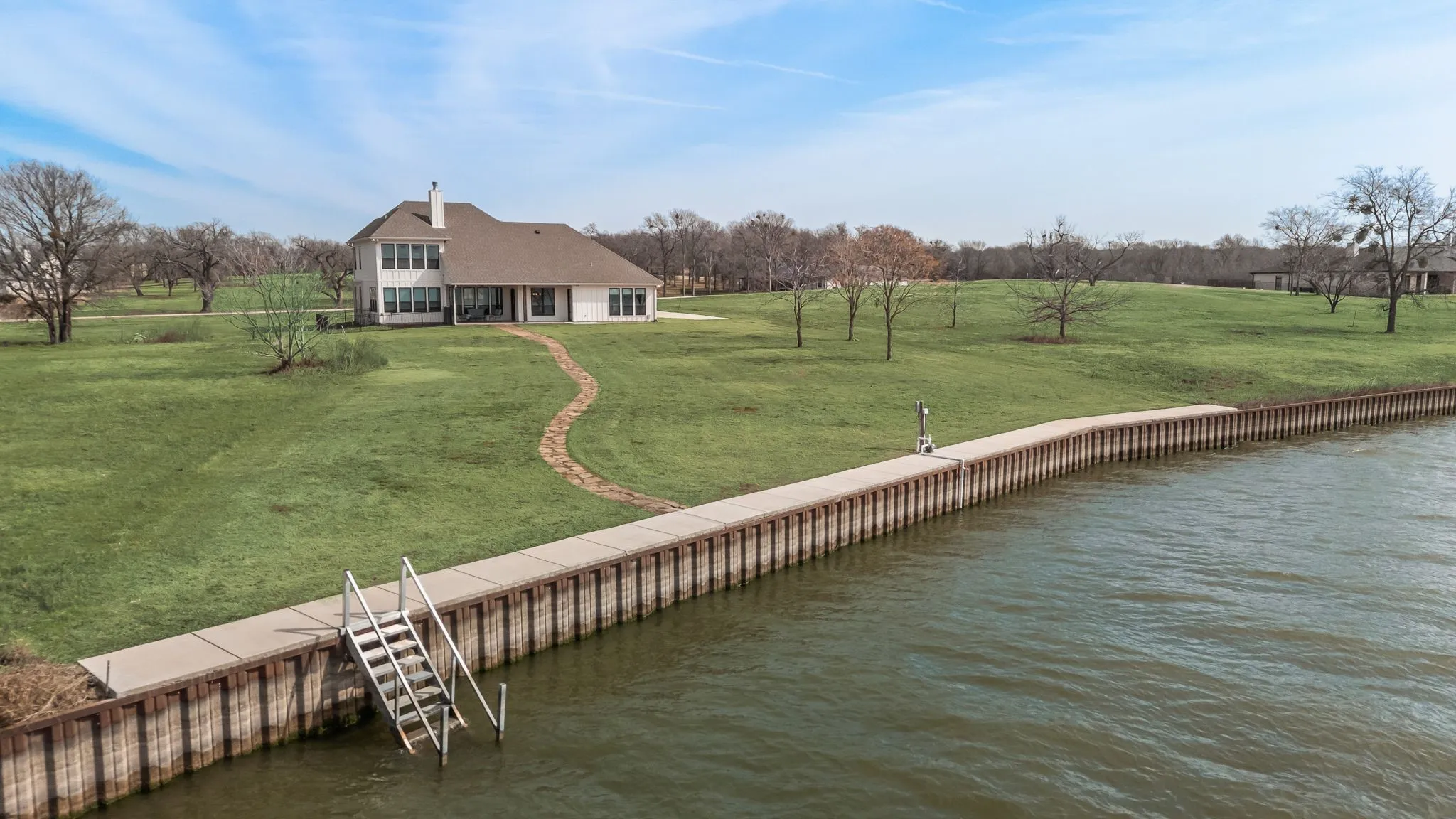 Single Family Residence For Sale in Navarro County , 3016 Lake Ridge Drive, Streetman, Texas 75859, 4 Bedroom, 4 Bathroom, 3 Garage spaces, 3,402 Sqft, built in 2022, mls#21160652, Real Estate Agent in Streetman, Homes For Sale in Navarro county, Homes For Sale in Streetman, Realtor in Streetman Texas, Real Estate Brokerage Independent Realty Texas, Luminita Cordes Realtor