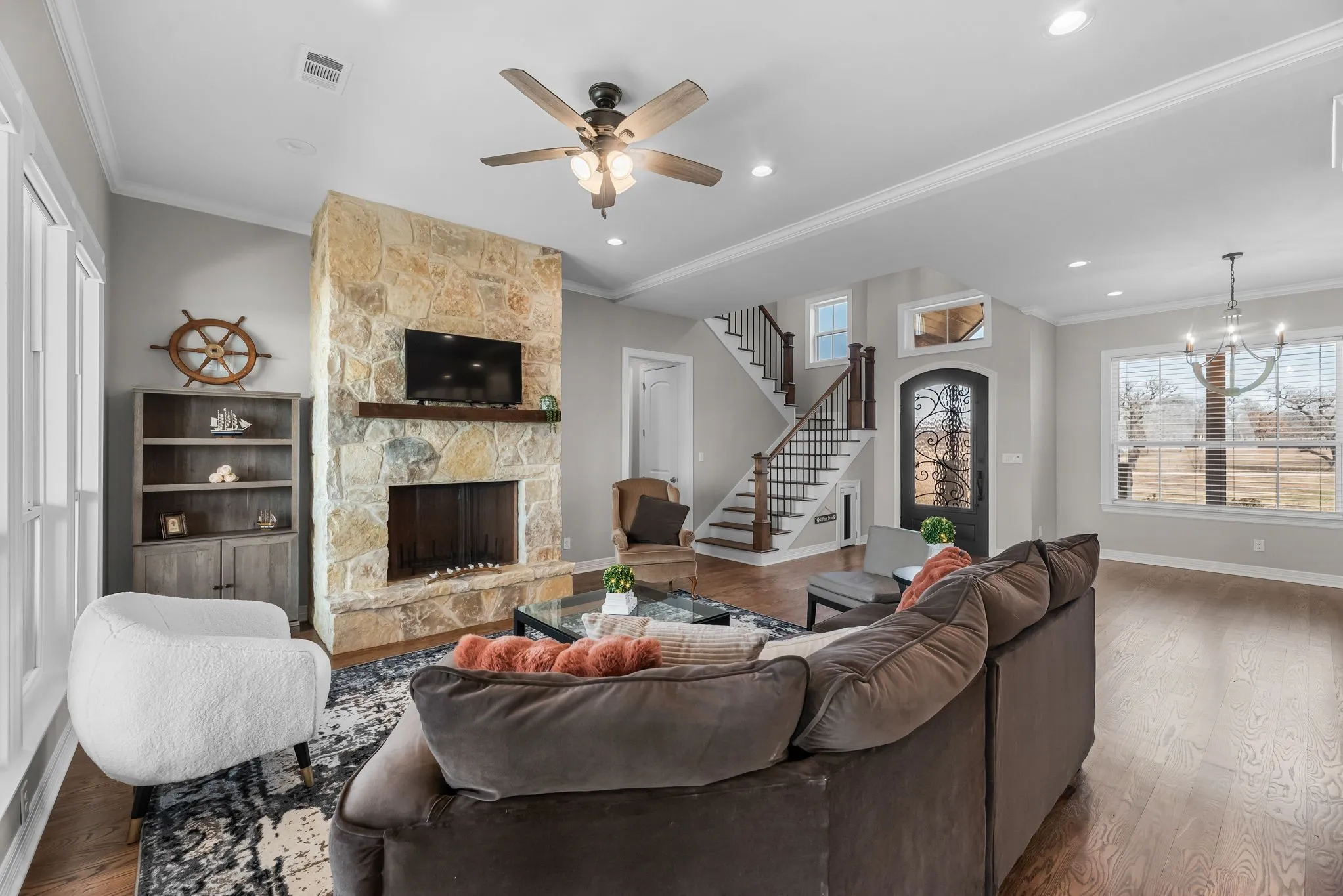 Single Family Residence For Sale in Navarro County , 3016 Lake Ridge Drive, Streetman, Texas 75859, 4 Bedroom, 4 Bathroom, 3 Garage spaces, 3,402 Sqft, built in 2022, mls#21160652, Real Estate Agent in Streetman, Homes For Sale in Navarro county, Homes For Sale in Streetman, Realtor in Streetman Texas, Real Estate Brokerage Independent Realty Texas, Luminita Cordes Realtor