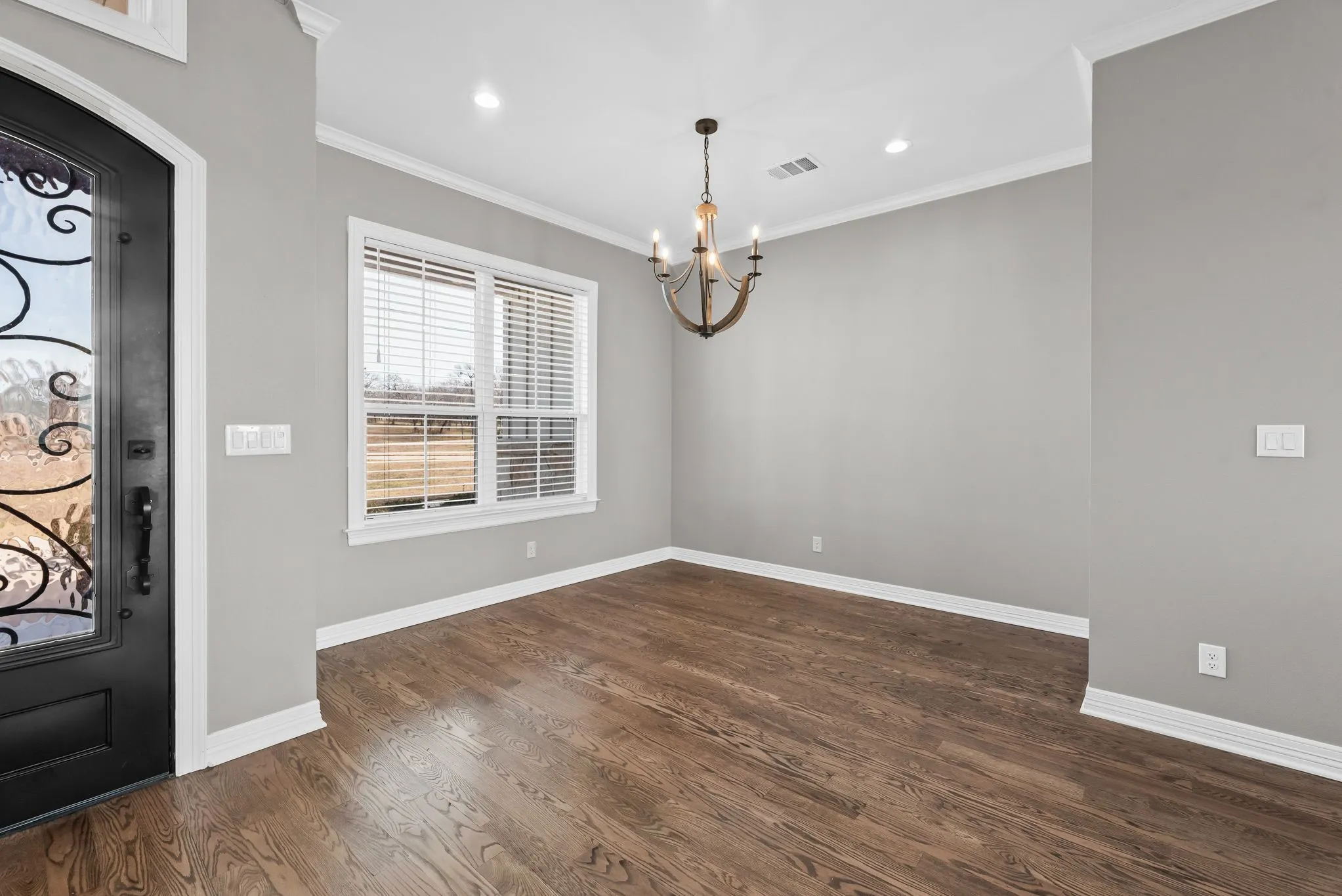 Single Family Residence For Sale in Navarro County , 3016 Lake Ridge Drive, Streetman, Texas 75859, 4 Bedroom, 4 Bathroom, 3 Garage spaces, 3,402 Sqft, built in 2022, mls#21160652, Real Estate Agent in Streetman, Homes For Sale in Navarro county, Homes For Sale in Streetman, Realtor in Streetman Texas, Real Estate Brokerage Independent Realty Texas, Luminita Cordes Realtor