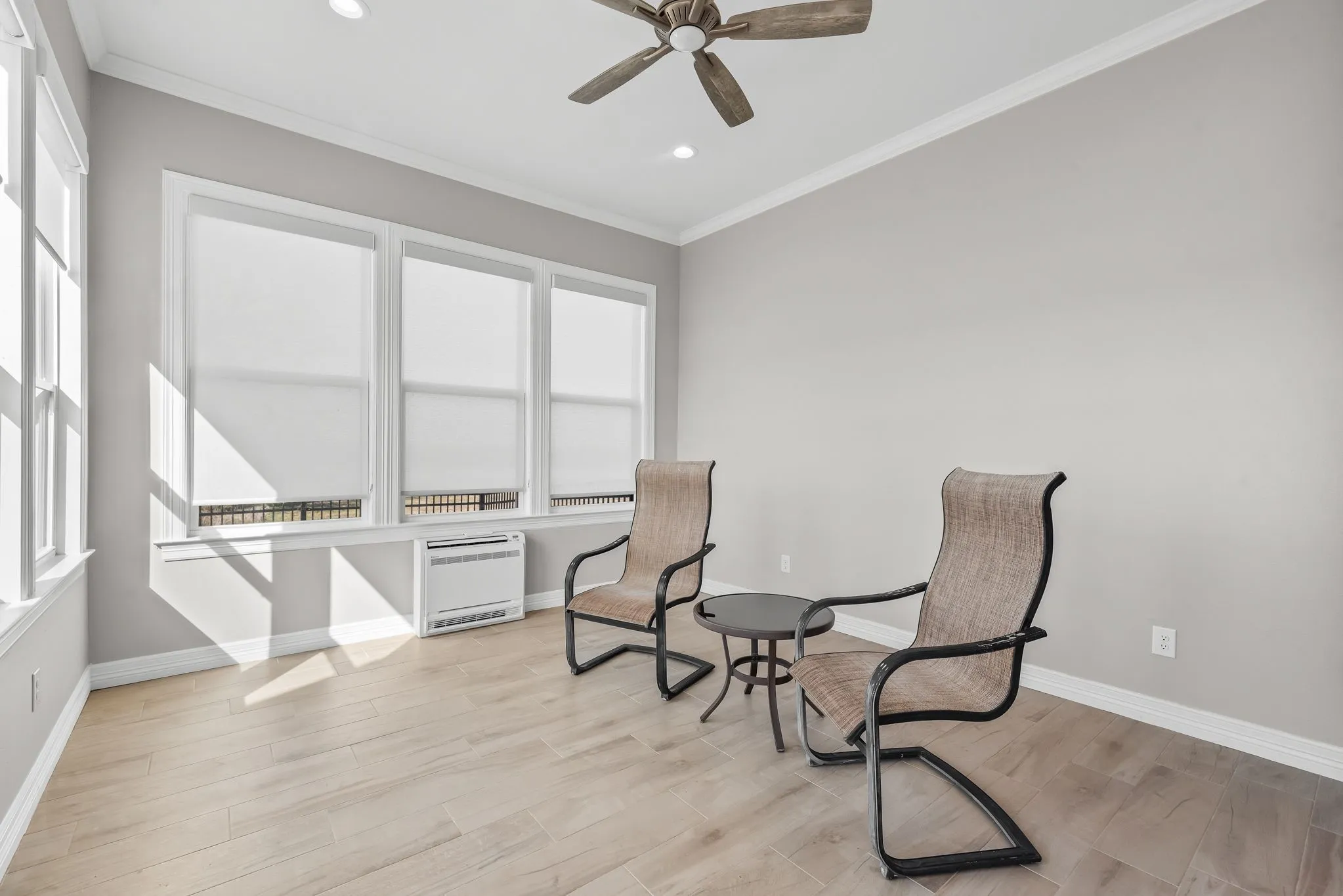 Single Family Residence For Sale in Navarro County , 3016 Lake Ridge Drive, Streetman, Texas 75859, 4 Bedroom, 4 Bathroom, 3 Garage spaces, 3,402 Sqft, built in 2022, mls#21160652, Real Estate Agent in Streetman, Homes For Sale in Navarro county, Homes For Sale in Streetman, Realtor in Streetman Texas, Real Estate Brokerage Independent Realty Texas, Luminita Cordes Realtor