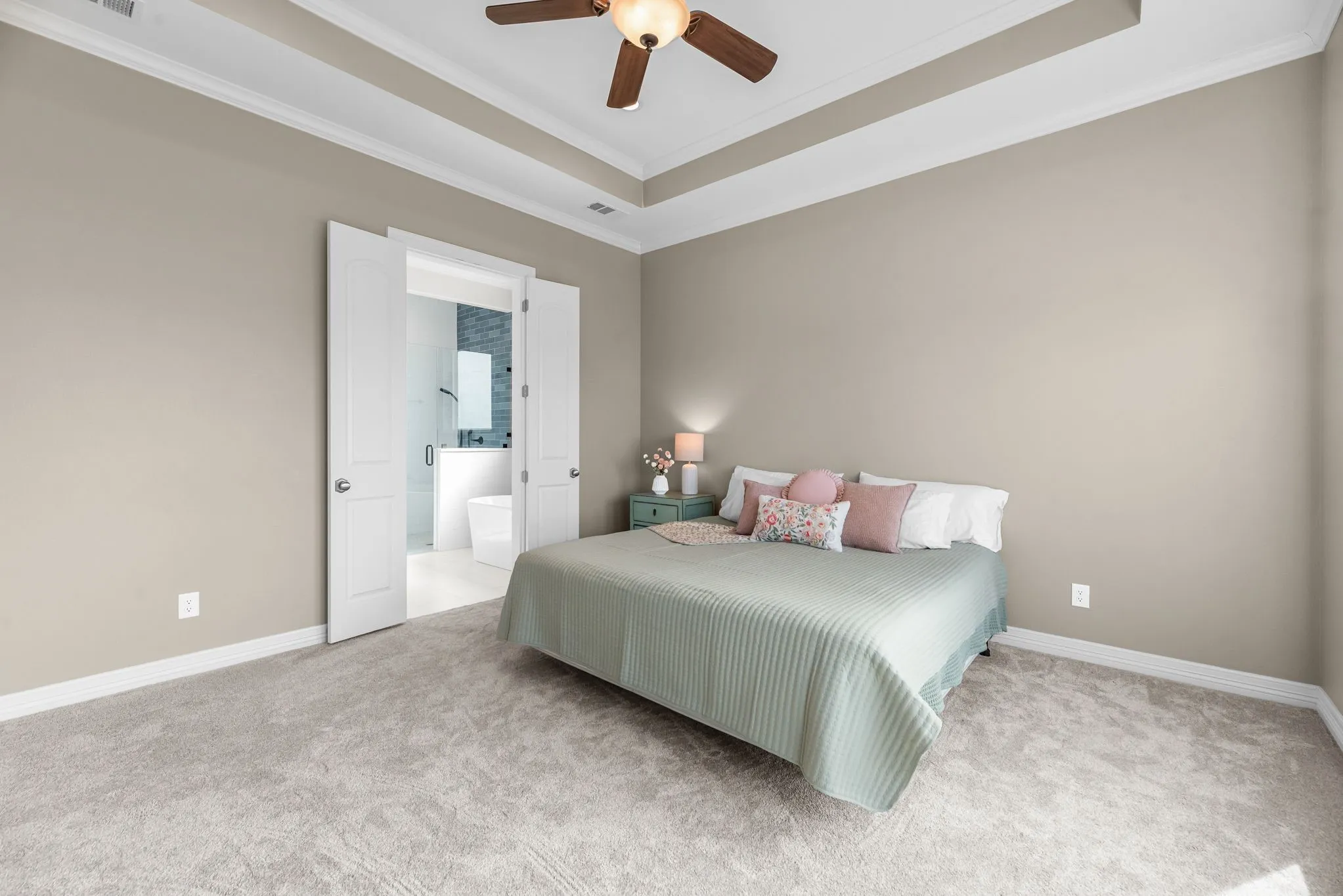 Single Family Residence For Sale in Navarro County , 3016 Lake Ridge Drive, Streetman, Texas 75859, 4 Bedroom, 4 Bathroom, 3 Garage spaces, 3,402 Sqft, built in 2022, mls#21160652, Real Estate Agent in Streetman, Homes For Sale in Navarro county, Homes For Sale in Streetman, Realtor in Streetman Texas, Real Estate Brokerage Independent Realty Texas, Luminita Cordes Realtor