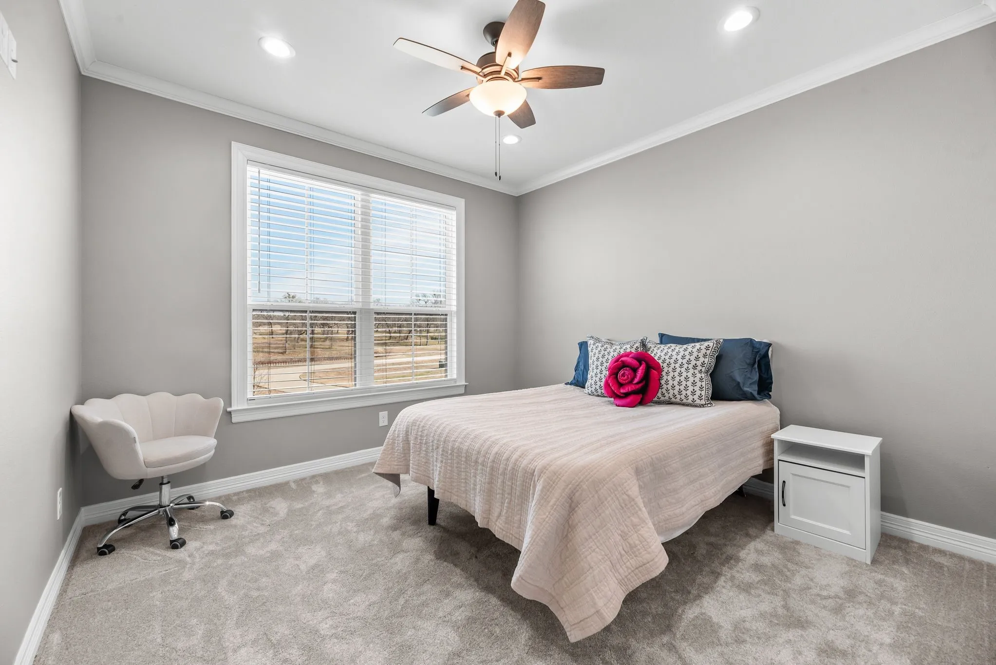 Single Family Residence For Sale in Navarro County , 3016 Lake Ridge Drive, Streetman, Texas 75859, 4 Bedroom, 4 Bathroom, 3 Garage spaces, 3,402 Sqft, built in 2022, mls#21160652, Real Estate Agent in Streetman, Homes For Sale in Navarro county, Homes For Sale in Streetman, Realtor in Streetman Texas, Real Estate Brokerage Independent Realty Texas, Luminita Cordes Realtor