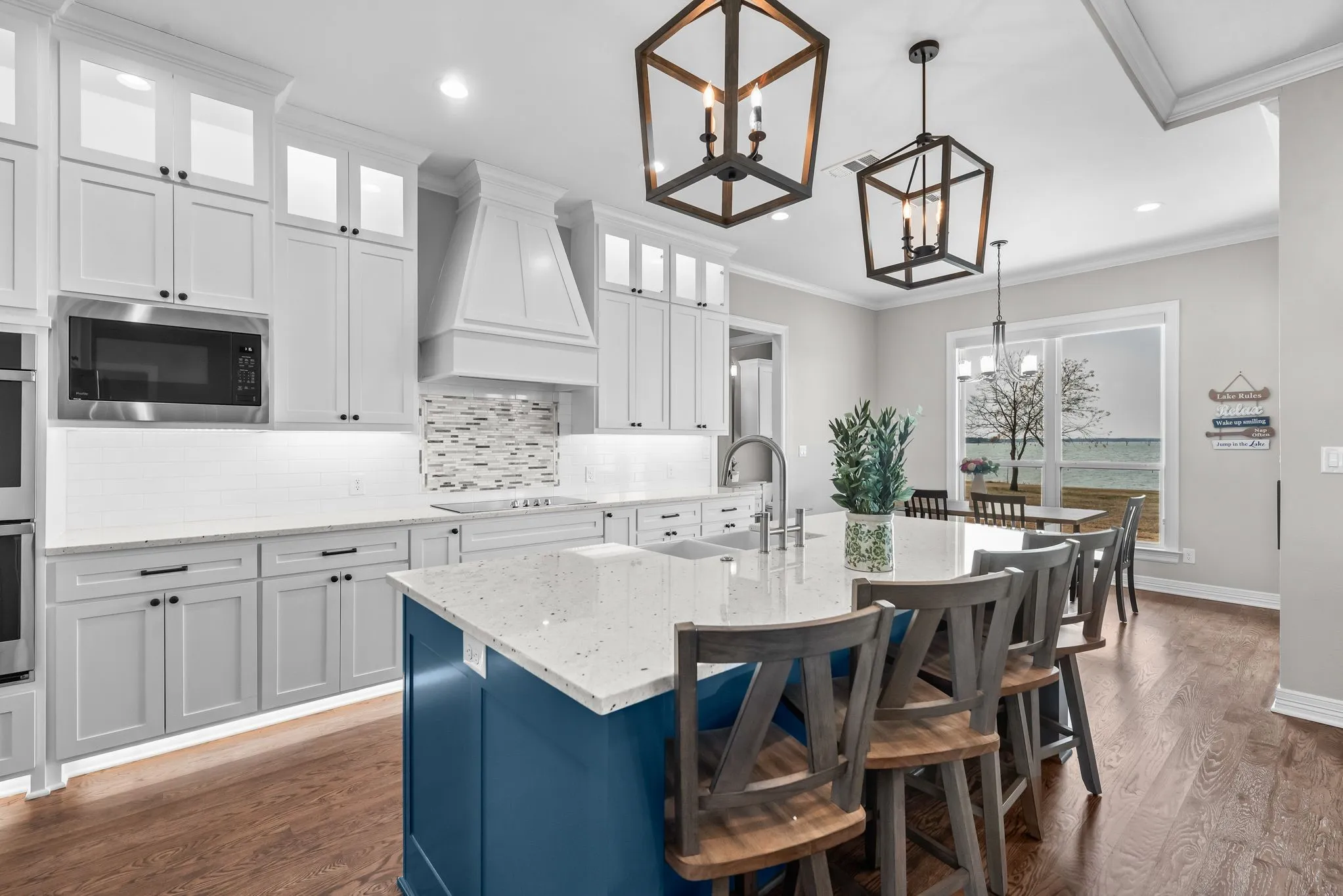 Single Family Residence For Sale in Navarro County , 3016 Lake Ridge Drive, Streetman, Texas 75859, 4 Bedroom, 4 Bathroom, 3 Garage spaces, 3,402 Sqft, built in 2022, mls#21160652, Real Estate Agent in Streetman, Homes For Sale in Navarro county, Homes For Sale in Streetman, Realtor in Streetman Texas, Real Estate Brokerage Independent Realty Texas, Luminita Cordes Realtor