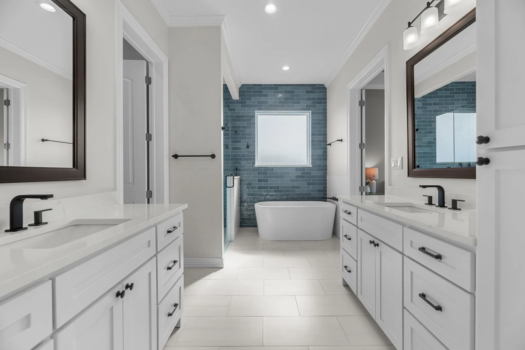 Single Family Residence For Sale in Navarro County , 3016 Lake Ridge Drive, Streetman, Texas 75859, 4 Bedroom, 4 Bathroom, 3 Garage spaces, 3,402 Sqft, built in 2022, mls#21160652, Real Estate Agent in Streetman, Homes For Sale in Navarro county, Homes For Sale in Streetman, Realtor in Streetman Texas, Real Estate Brokerage Independent Realty Texas, Luminita Cordes Realtor
