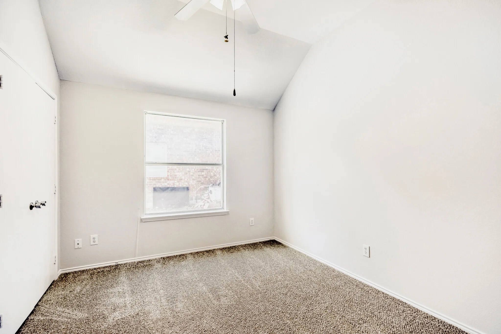 Single Family Residence For Sale in Collin County , 15835 Durango Drive, Frisco, Texas 75035, 3 Bedroom, 2 Bathroom, 2 Garage spaces, 2,013 Sqft, built in 2005, mls#21167066, Real Estate Agent in Frisco, Homes For Sale in Collin county, Homes For Sale in Frisco, Realtor in Frisco Texas, Real Estate Brokerage Independent Realty Texas, Luminita Cordes Realtor