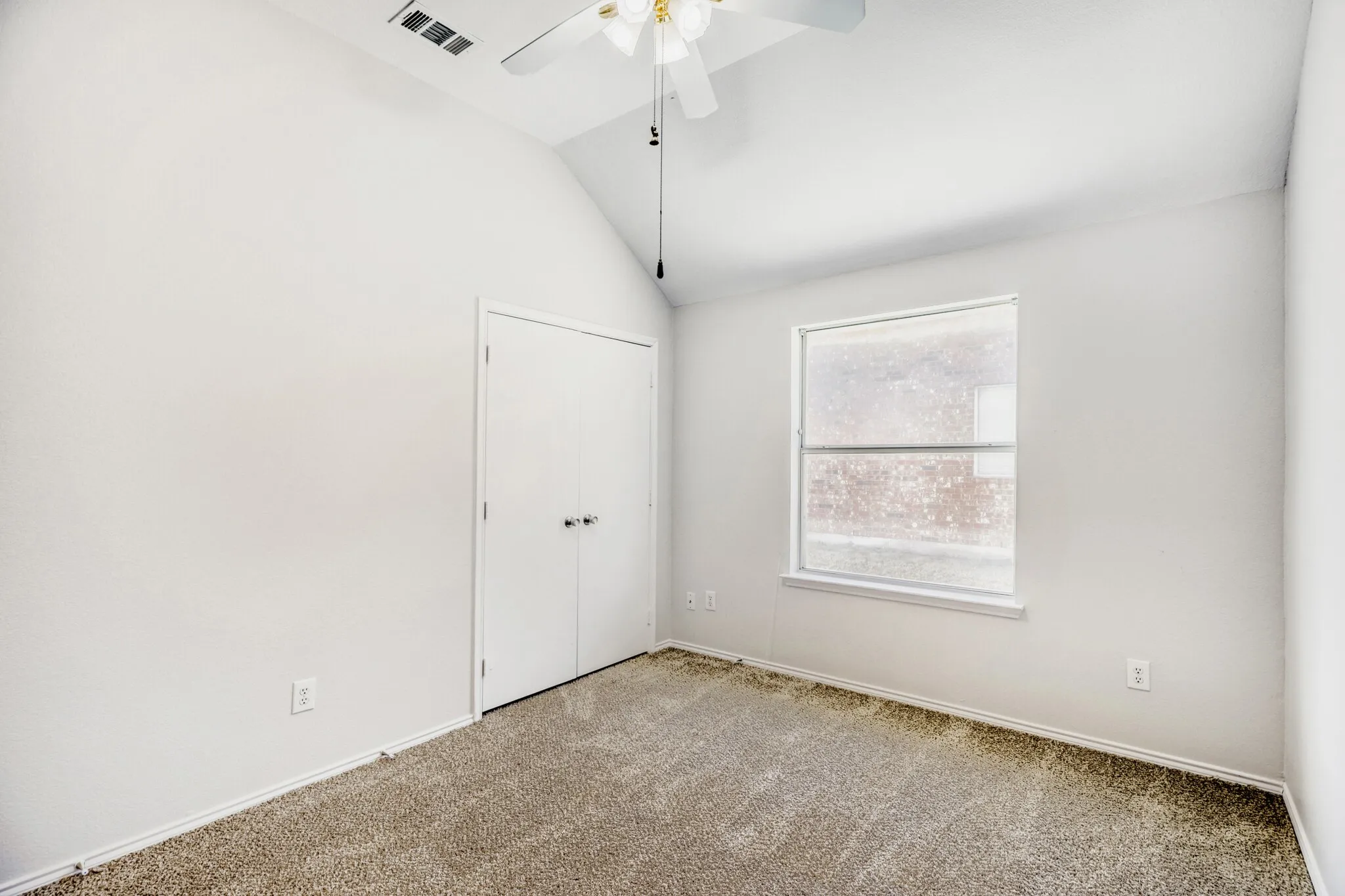 Single Family Residence For Sale in Collin County , 15835 Durango Drive, Frisco, Texas 75035, 3 Bedroom, 2 Bathroom, 2 Garage spaces, 2,013 Sqft, built in 2005, mls#21167066, Real Estate Agent in Frisco, Homes For Sale in Collin county, Homes For Sale in Frisco, Realtor in Frisco Texas, Real Estate Brokerage Independent Realty Texas, Luminita Cordes Realtor