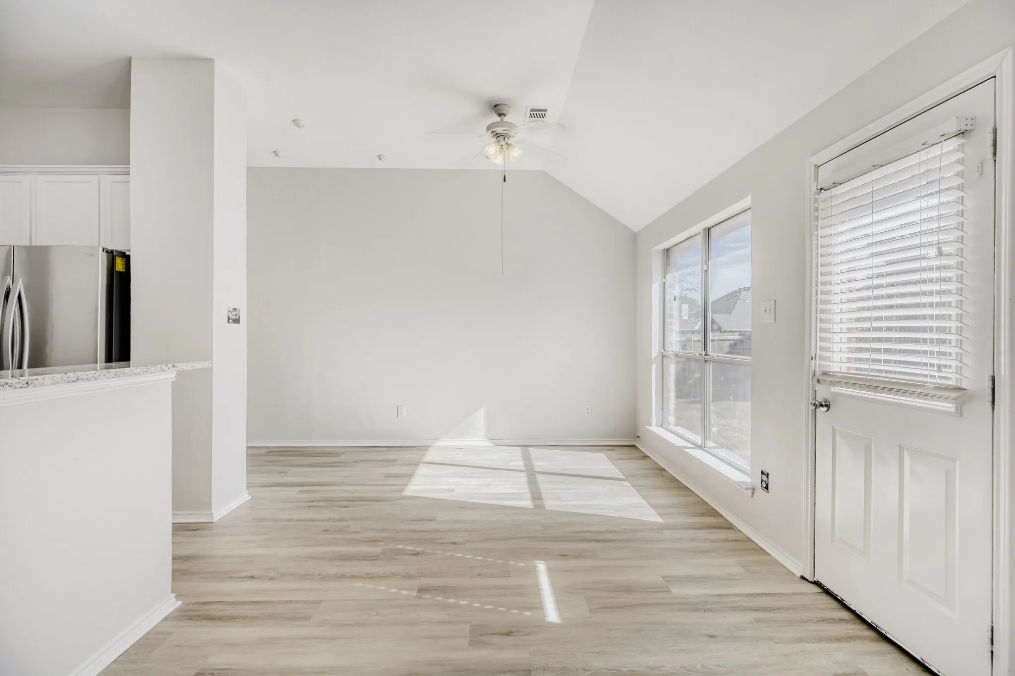 Single Family Residence For Sale in Collin County , 15835 Durango Drive, Frisco, Texas 75035, 3 Bedroom, 2 Bathroom, 2 Garage spaces, 2,013 Sqft, built in 2005, mls#21167066, Real Estate Agent in Frisco, Homes For Sale in Collin county, Homes For Sale in Frisco, Realtor in Frisco Texas, Real Estate Brokerage Independent Realty Texas, Luminita Cordes Realtor