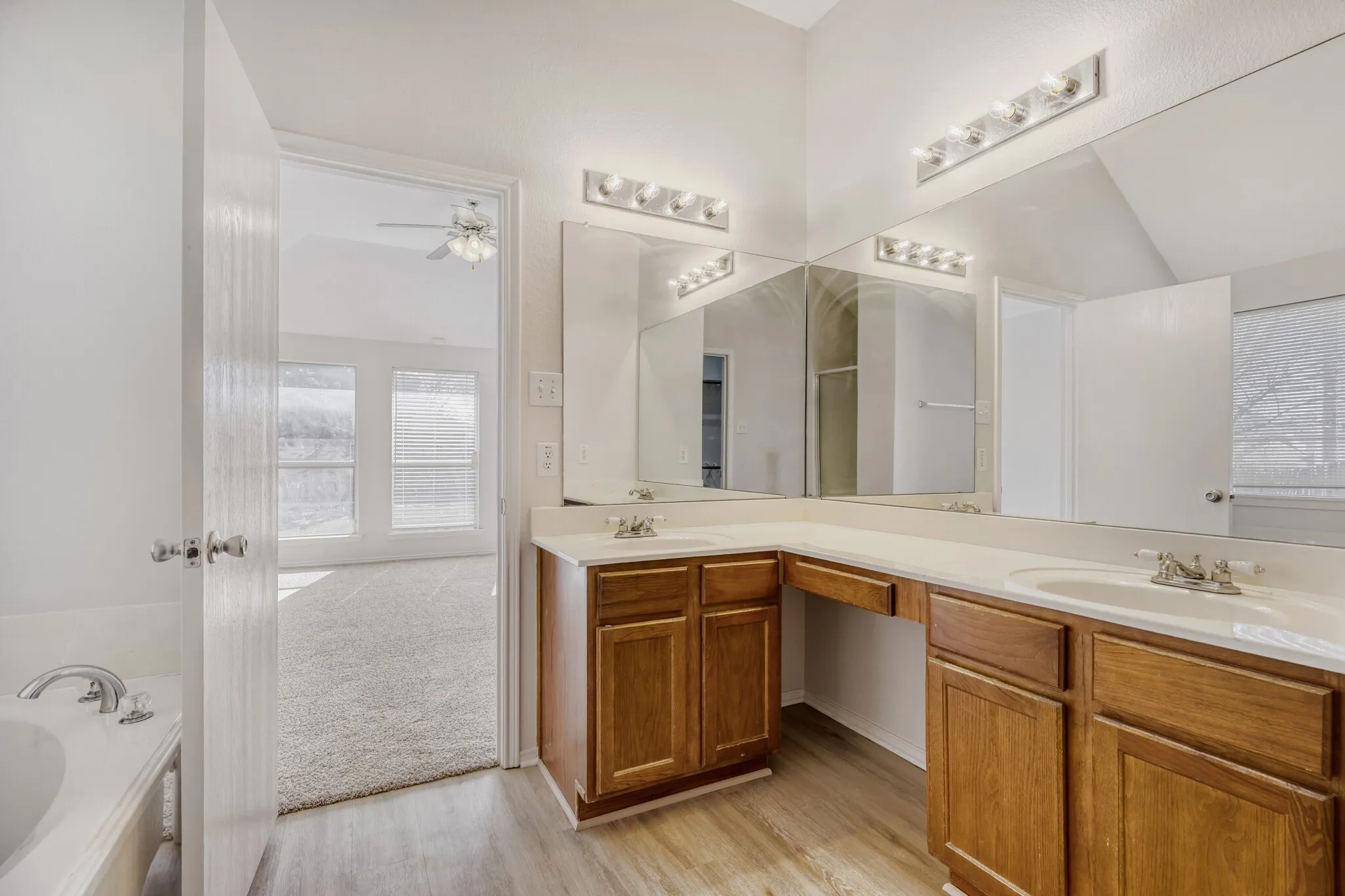 Single Family Residence For Sale in Collin County , 15835 Durango Drive, Frisco, Texas 75035, 3 Bedroom, 2 Bathroom, 2 Garage spaces, 2,013 Sqft, built in 2005, mls#21167066, Real Estate Agent in Frisco, Homes For Sale in Collin county, Homes For Sale in Frisco, Realtor in Frisco Texas, Real Estate Brokerage Independent Realty Texas, Luminita Cordes Realtor