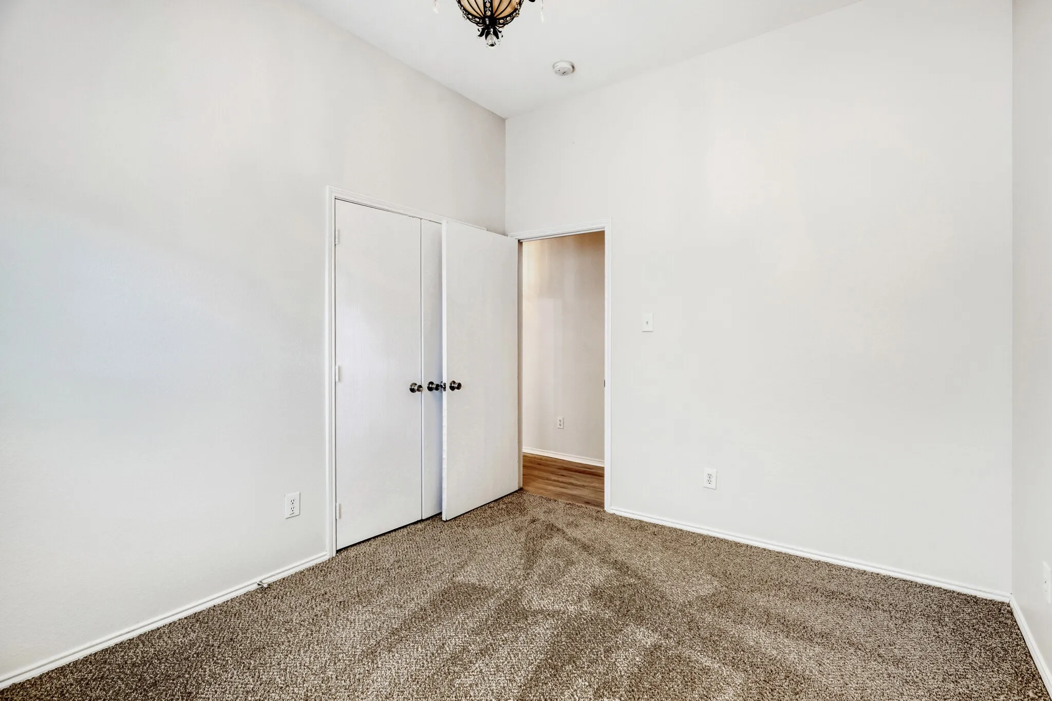 Single Family Residence For Sale in Collin County , 15835 Durango Drive, Frisco, Texas 75035, 3 Bedroom, 2 Bathroom, 2 Garage spaces, 2,013 Sqft, built in 2005, mls#21167066, Real Estate Agent in Frisco, Homes For Sale in Collin county, Homes For Sale in Frisco, Realtor in Frisco Texas, Real Estate Brokerage Independent Realty Texas, Luminita Cordes Realtor