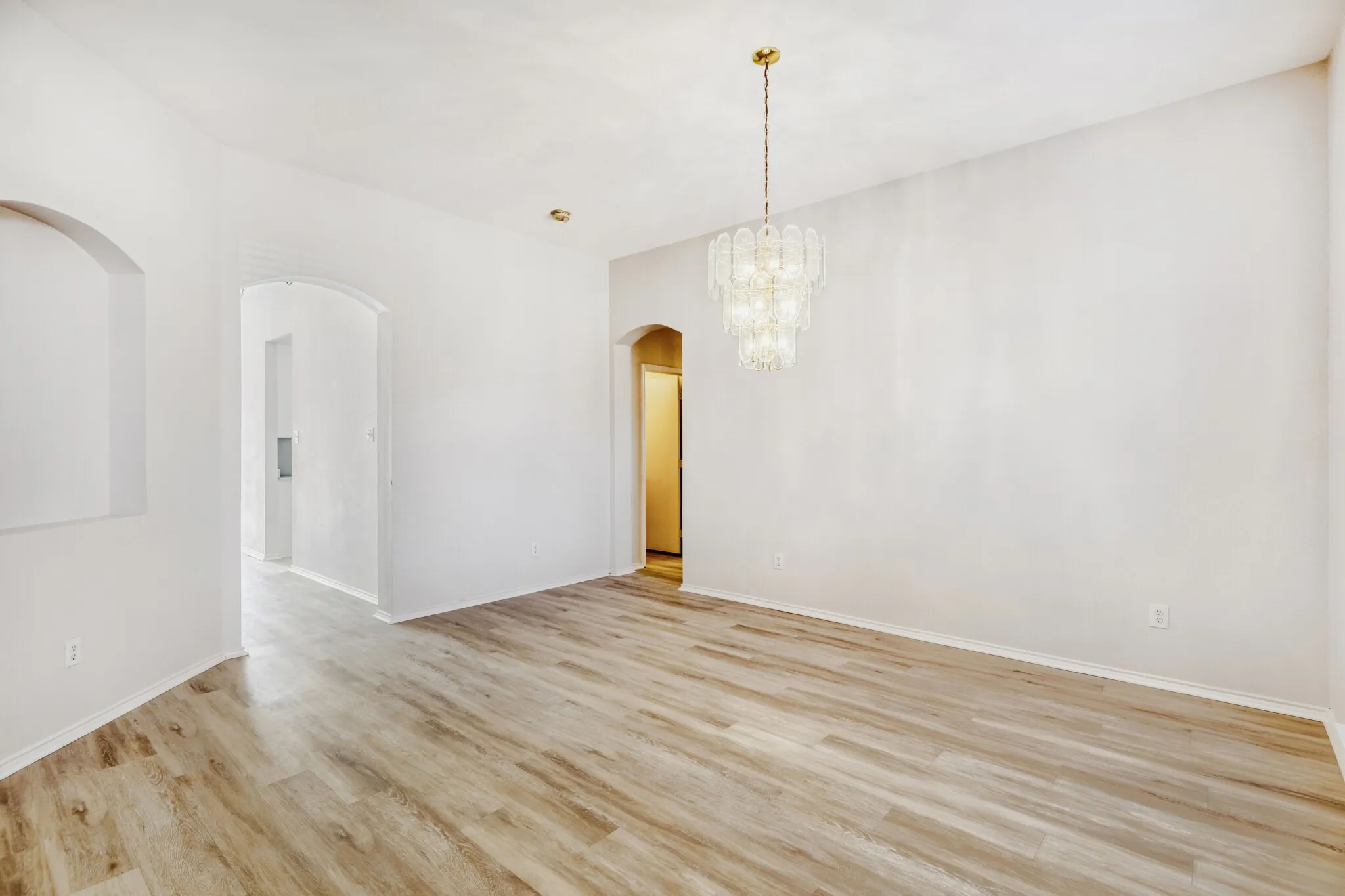 Single Family Residence For Sale in Collin County , 15835 Durango Drive, Frisco, Texas 75035, 3 Bedroom, 2 Bathroom, 2 Garage spaces, 2,013 Sqft, built in 2005, mls#21167066, Real Estate Agent in Frisco, Homes For Sale in Collin county, Homes For Sale in Frisco, Realtor in Frisco Texas, Real Estate Brokerage Independent Realty Texas, Luminita Cordes Realtor