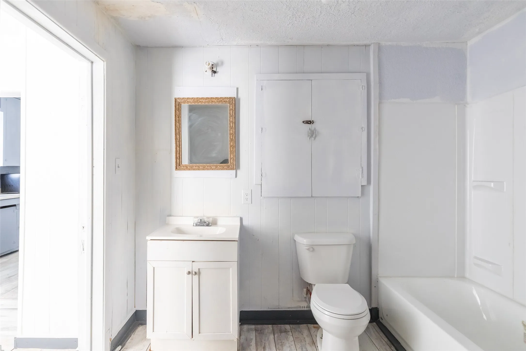 Single Family Residence For Sale in Nolan County , 1902 Bristol Drive, Sweetwater, Texas 79556, 2 Bedrooms, 1 Bathroom, Garage spaces, 980 Sqft, built in 1944, Price $93,000, mls#21165735, Real Estate Agent in Sweetwater, Homes For Sale in Nolan county, Homes For Sale in Sweetwater, Realtor in Sweetwater Texas, Real Estate Brokerage Independent Realty Texas, Luminita Cordes Realtor
