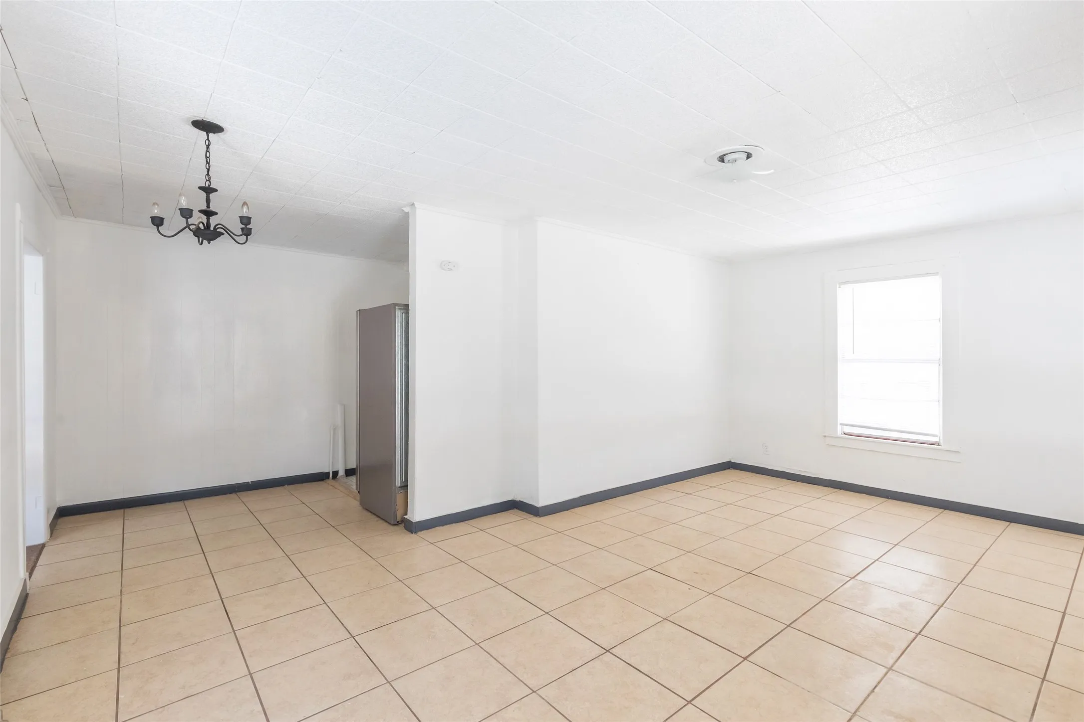Single Family Residence For Sale in Nolan County , 1902 Bristol Drive, Sweetwater, Texas 79556, 2 Bedrooms, 1 Bathroom, Garage spaces, 980 Sqft, built in 1944, Price $93,000, mls#21165735, Real Estate Agent in Sweetwater, Homes For Sale in Nolan county, Homes For Sale in Sweetwater, Realtor in Sweetwater Texas, Real Estate Brokerage Independent Realty Texas, Luminita Cordes Realtor