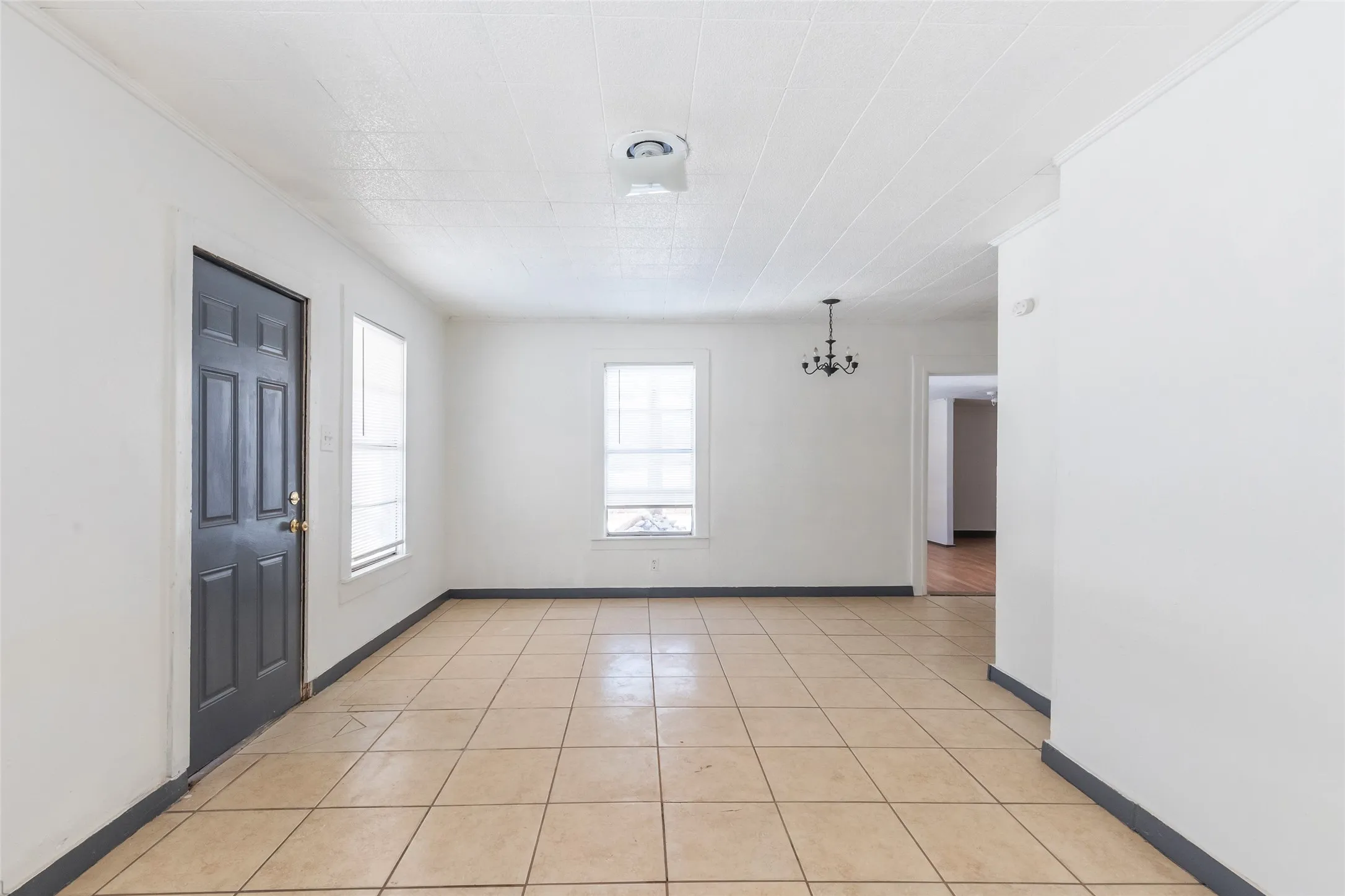 Single Family Residence For Sale in Nolan County , 1902 Bristol Drive, Sweetwater, Texas 79556, 2 Bedrooms, 1 Bathroom, Garage spaces, 980 Sqft, built in 1944, Price $93,000, mls#21165735, Real Estate Agent in Sweetwater, Homes For Sale in Nolan county, Homes For Sale in Sweetwater, Realtor in Sweetwater Texas, Real Estate Brokerage Independent Realty Texas, Luminita Cordes Realtor