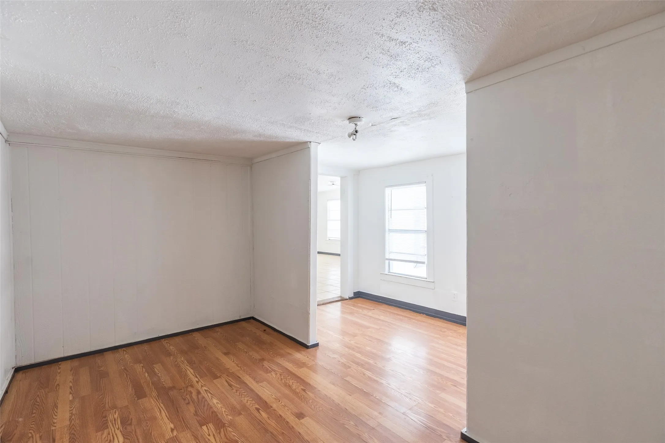 Single Family Residence For Sale in Nolan County , 1902 Bristol Drive, Sweetwater, Texas 79556, 2 Bedrooms, 1 Bathroom, Garage spaces, 980 Sqft, built in 1944, Price $93,000, mls#21165735, Real Estate Agent in Sweetwater, Homes For Sale in Nolan county, Homes For Sale in Sweetwater, Realtor in Sweetwater Texas, Real Estate Brokerage Independent Realty Texas, Luminita Cordes Realtor