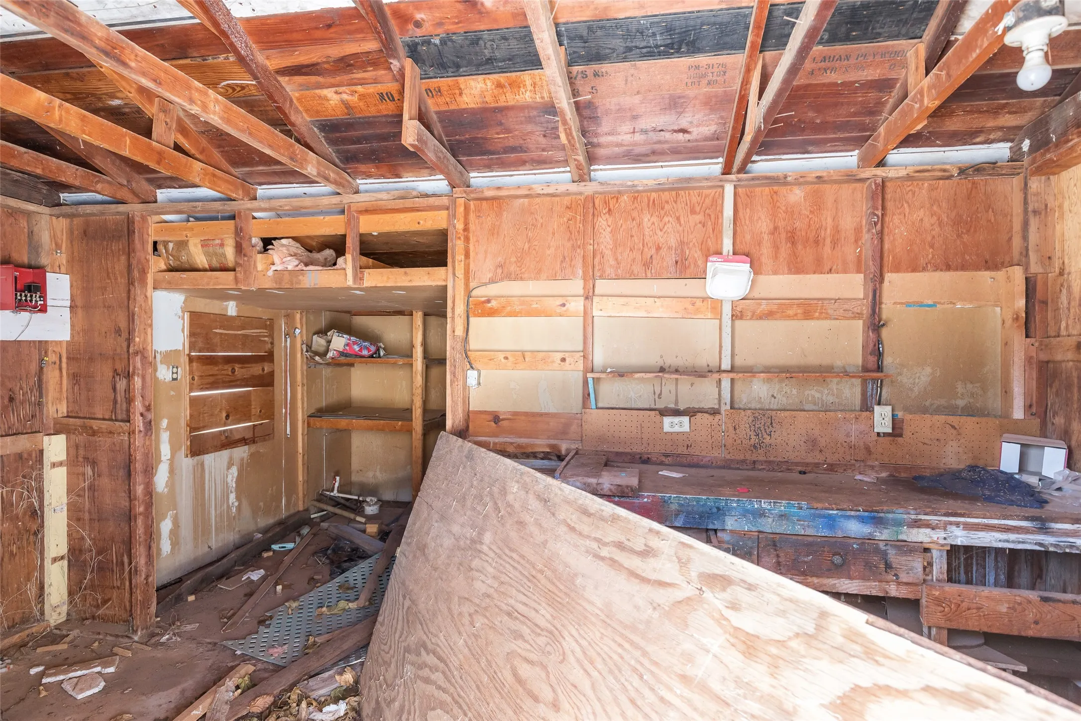 Single Family Residence For Sale in Nolan County , 1902 Bristol Drive, Sweetwater, Texas 79556, 2 Bedrooms, 1 Bathroom, Garage spaces, 980 Sqft, built in 1944, Price $93,000, mls#21165735, Real Estate Agent in Sweetwater, Homes For Sale in Nolan county, Homes For Sale in Sweetwater, Realtor in Sweetwater Texas, Real Estate Brokerage Independent Realty Texas, Luminita Cordes Realtor